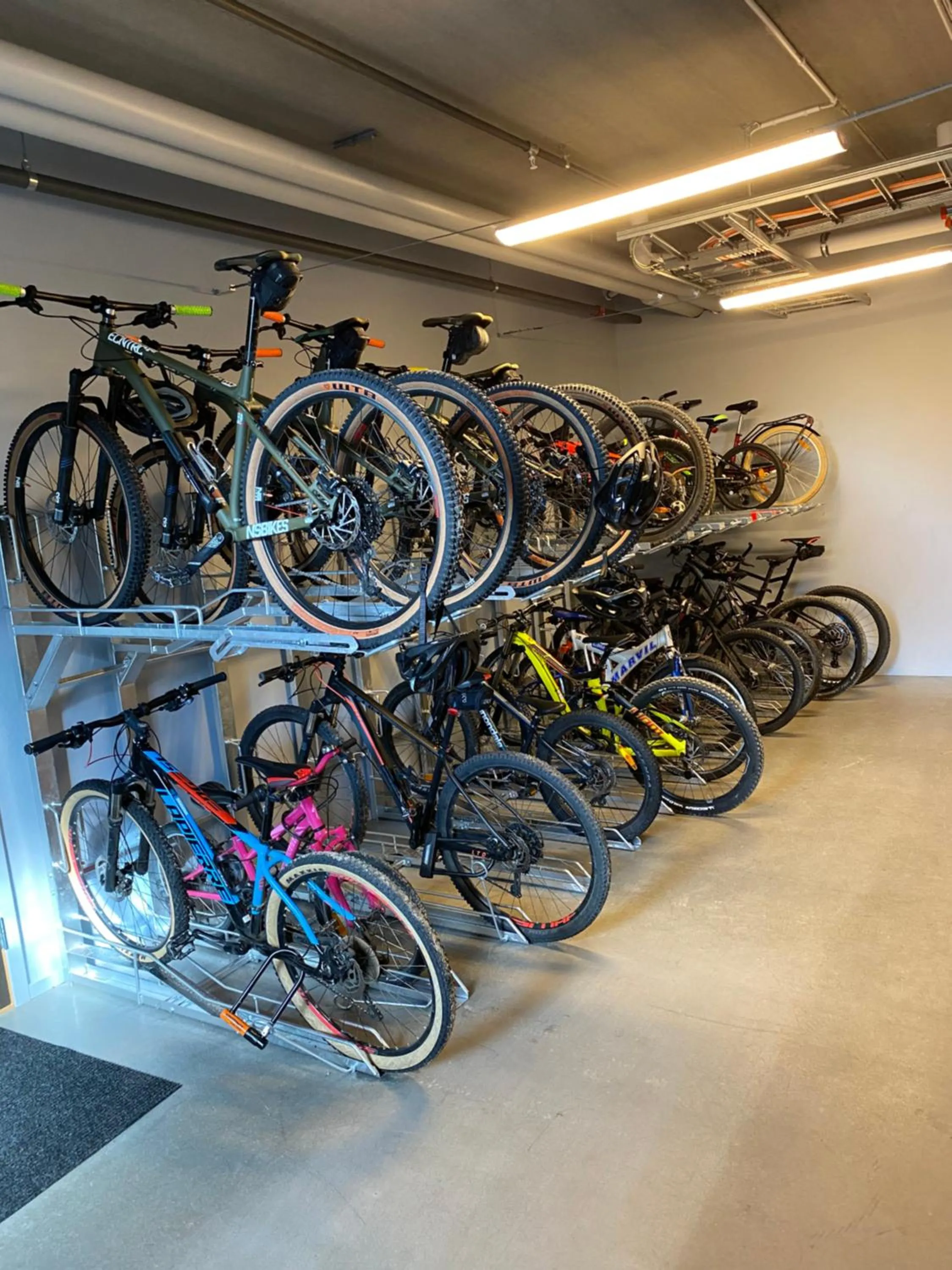 Cycling in Bergshotellet