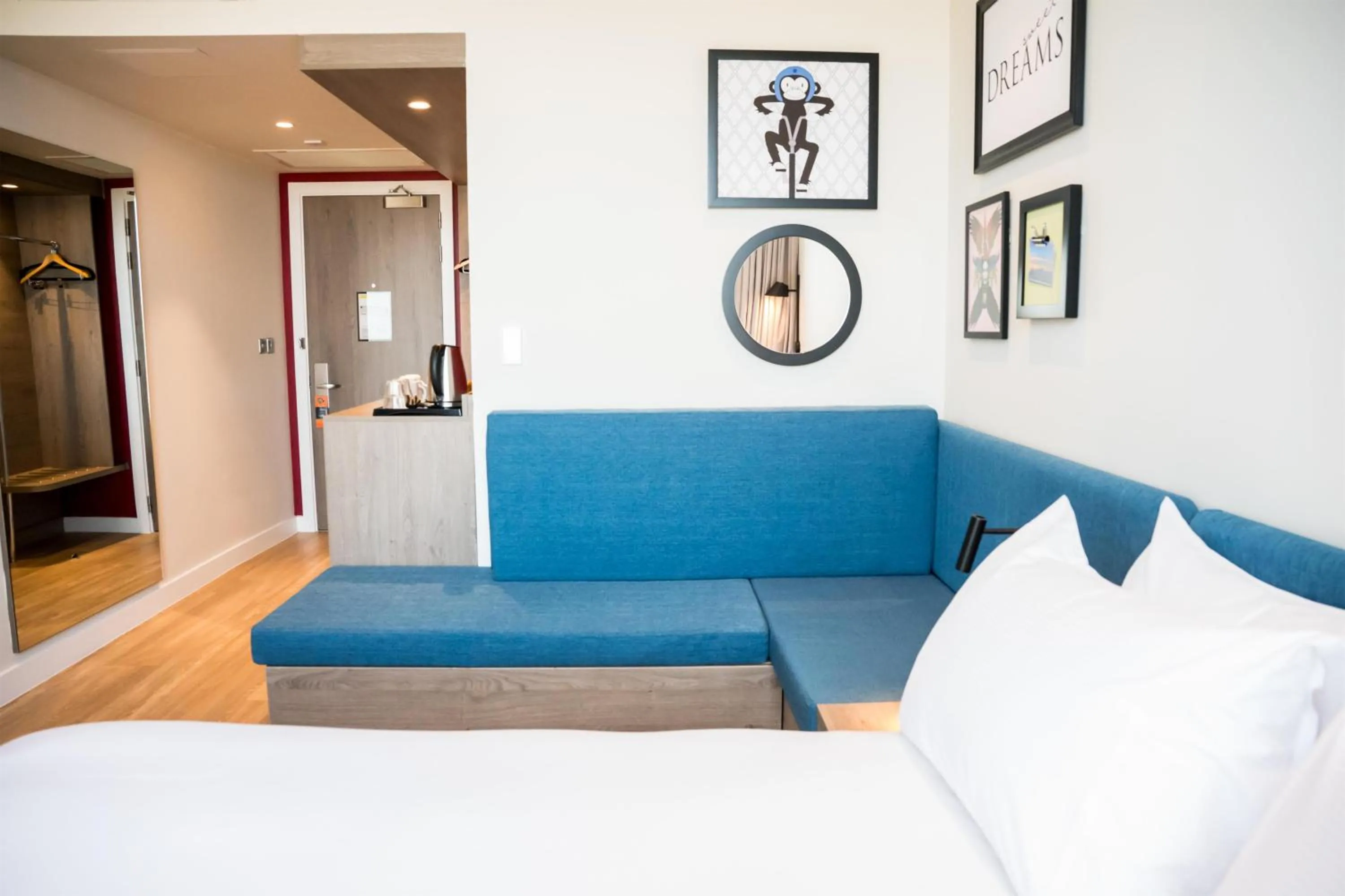 Living room, Bed in Hampton By Hilton Blackpool