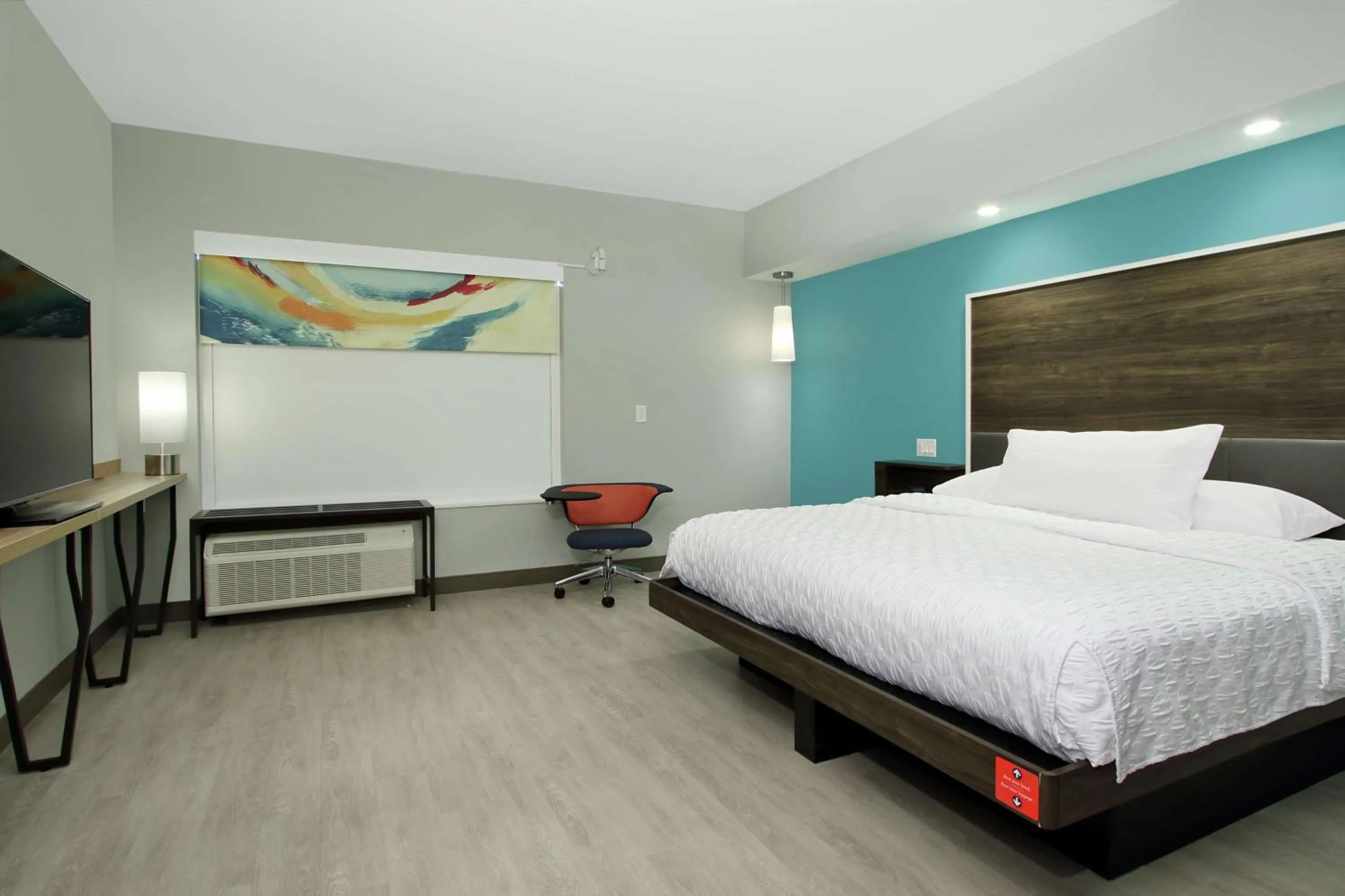 Bed in Tru By Hilton Meridian