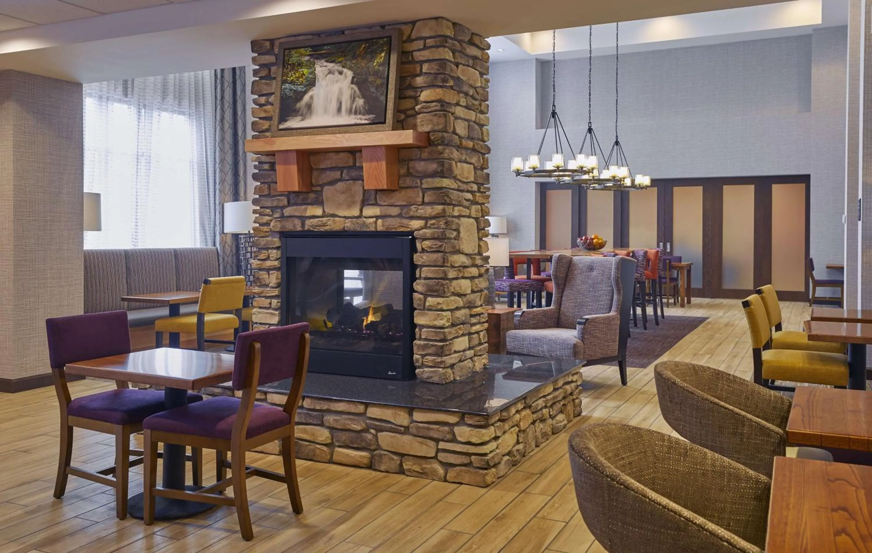 Lobby or reception in Hampton Inn & Suites Roseburg