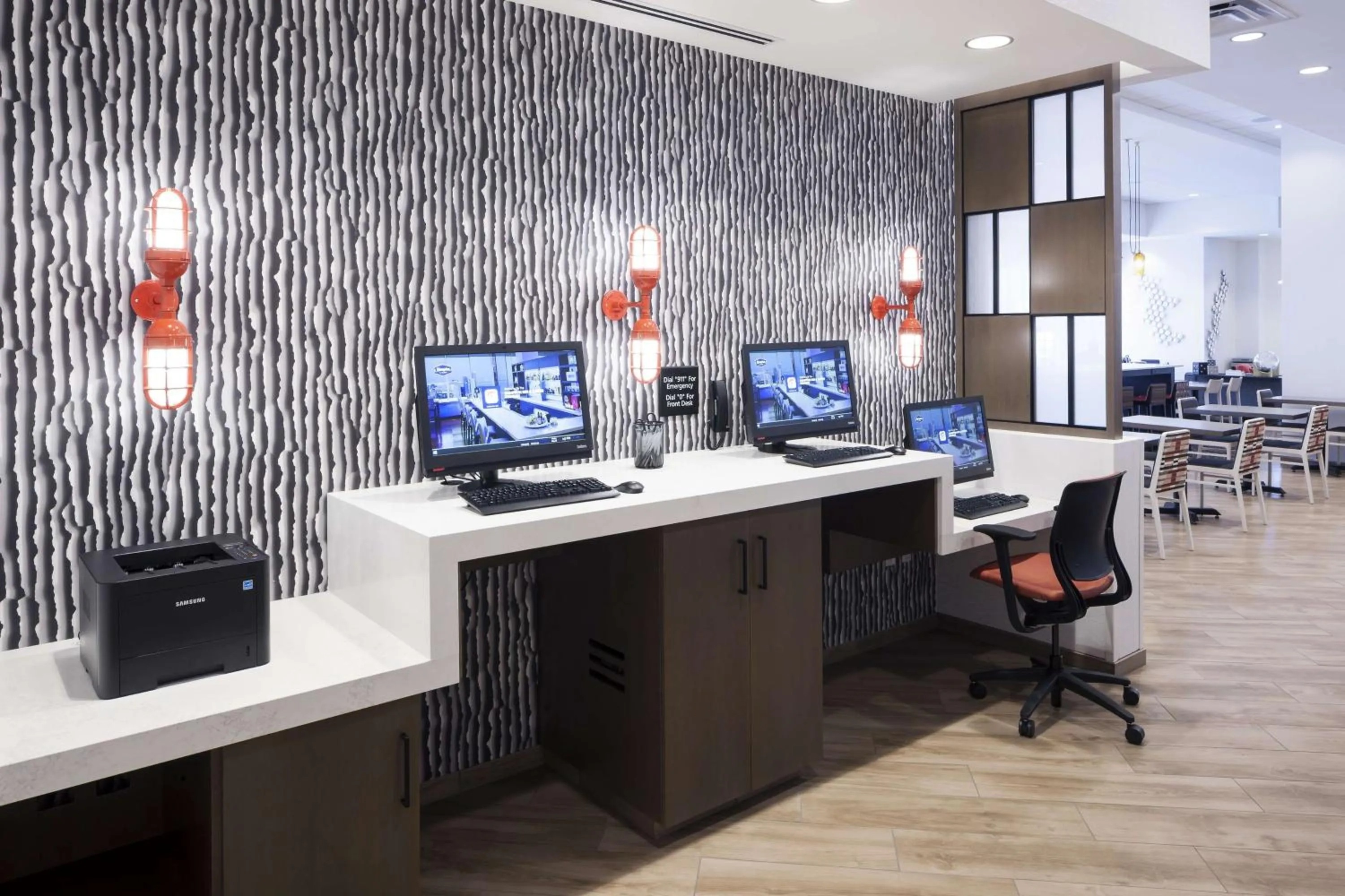 Business facilities in Hampton Inn & Suites Phoenix Downtown