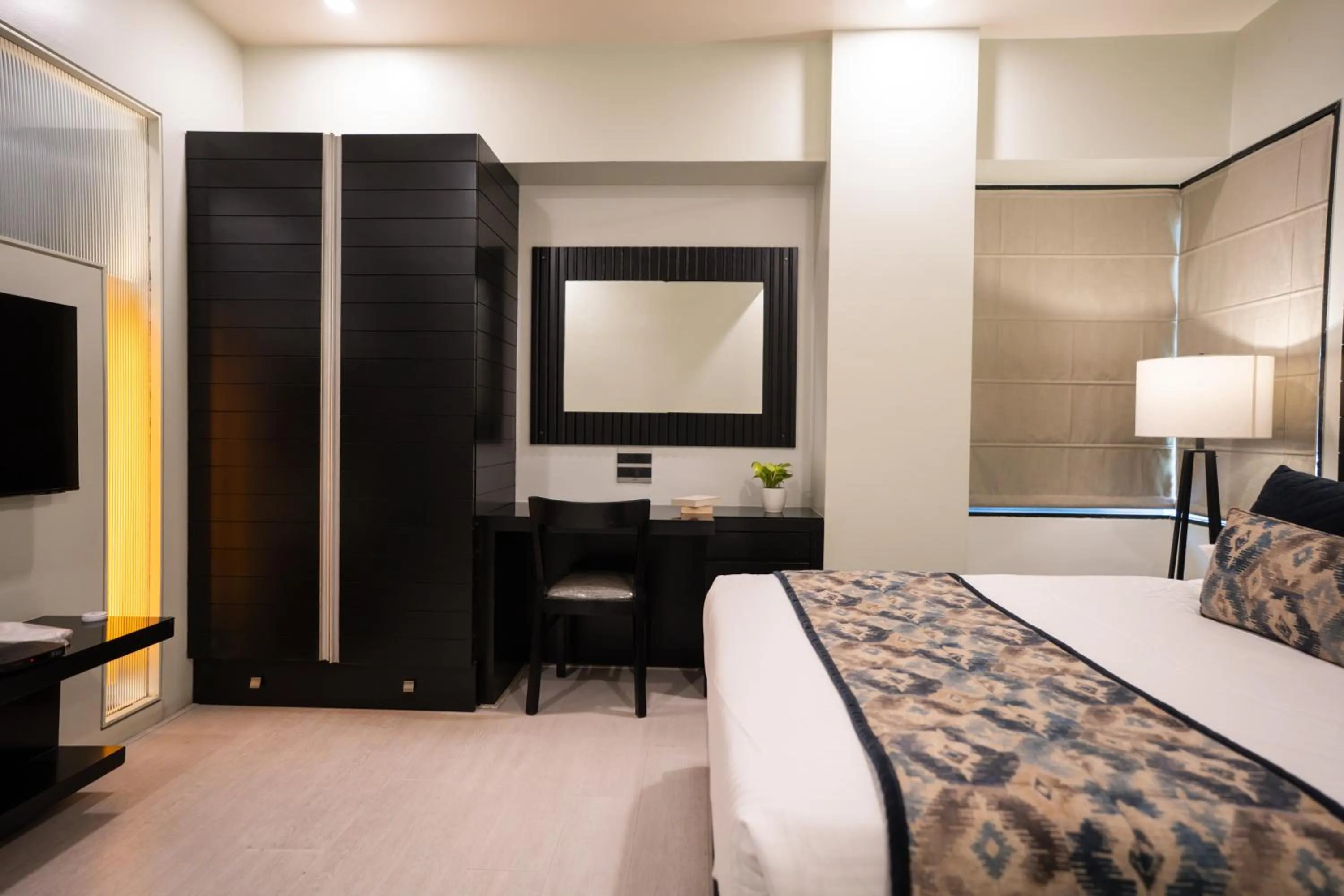 Bed in AR Suites Fontana Bay - Kalyani Nagar