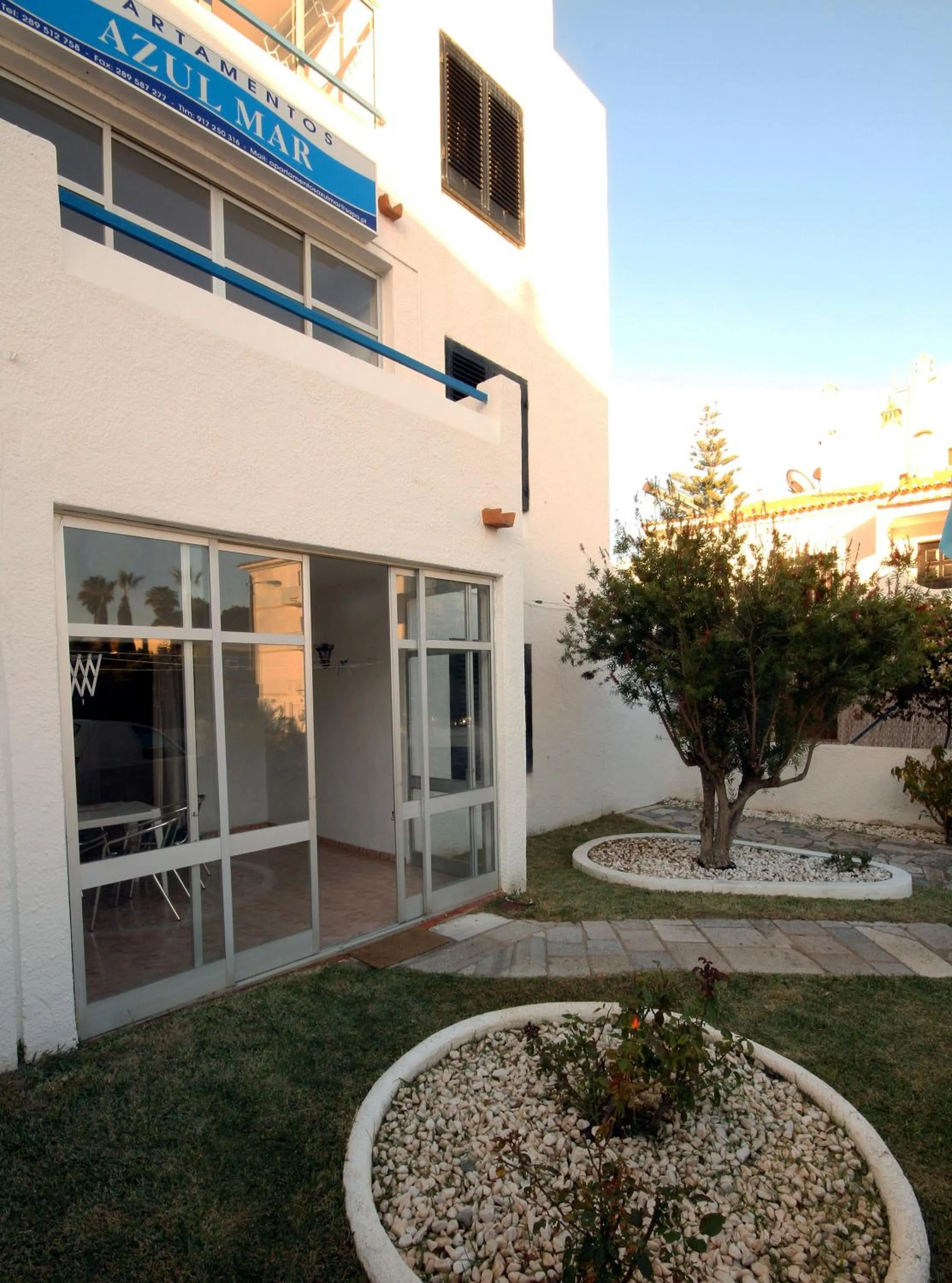 Property building in Apartamentos Azul Mar