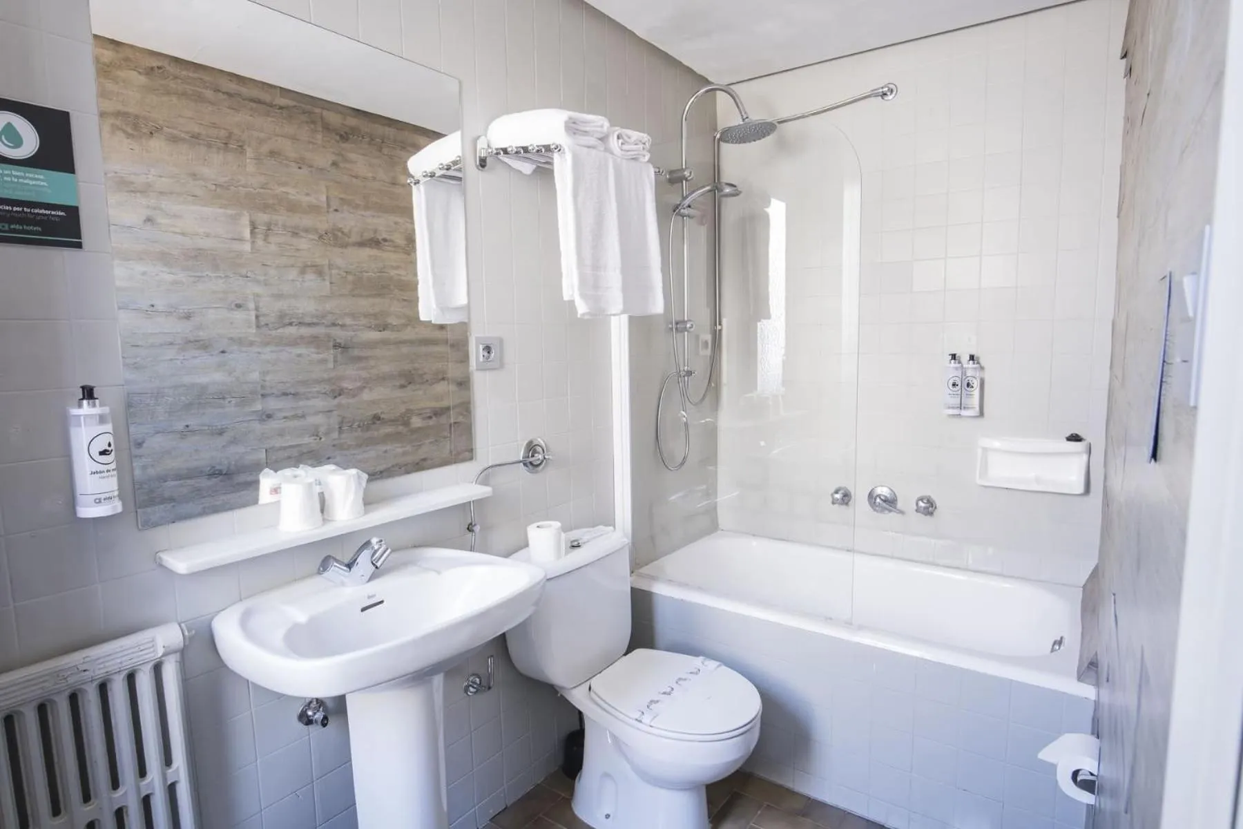 Bathroom in Hotel Alda Centro Ponferrada