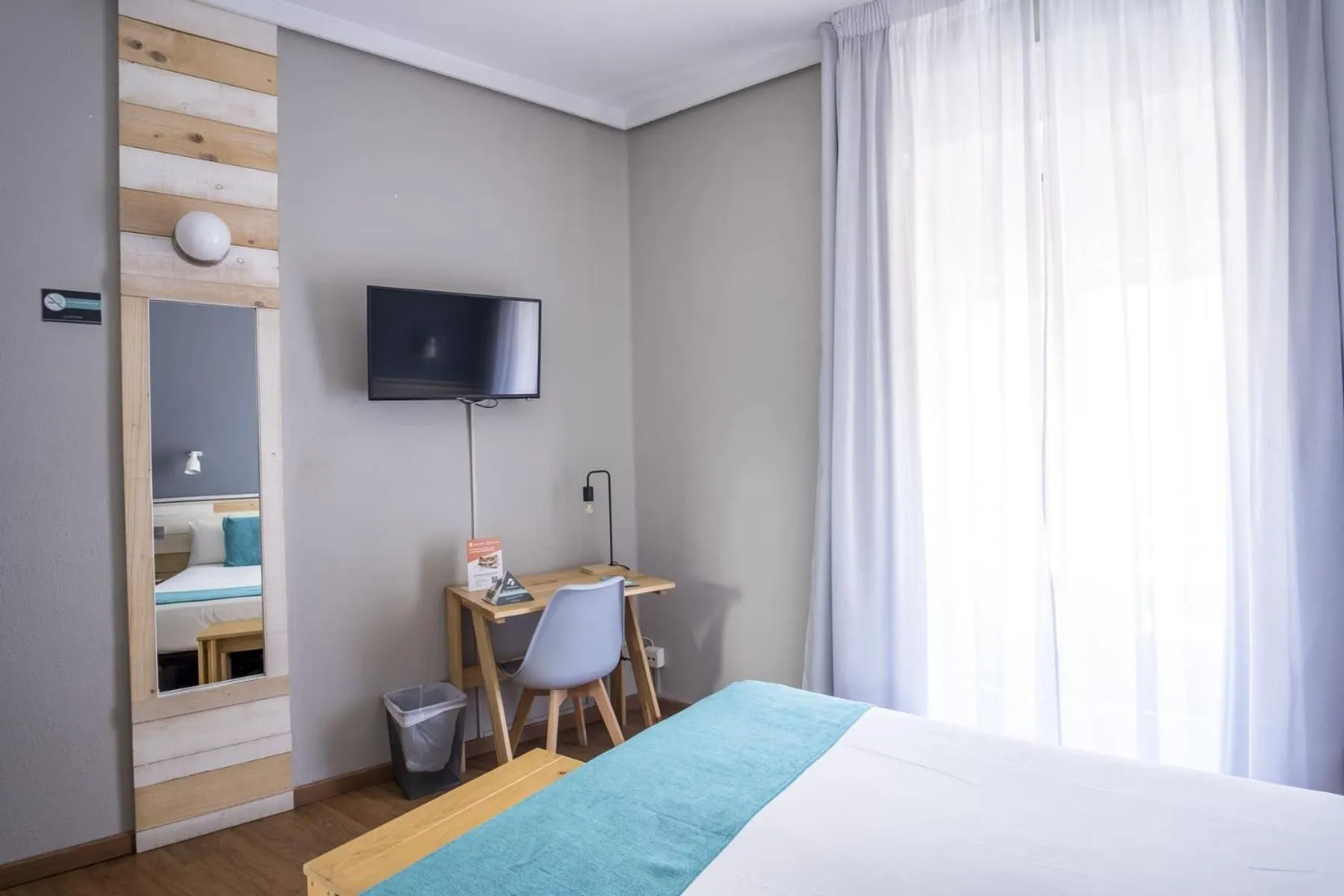 TV and multimedia, Bed in Hotel Alda Centro Ponferrada