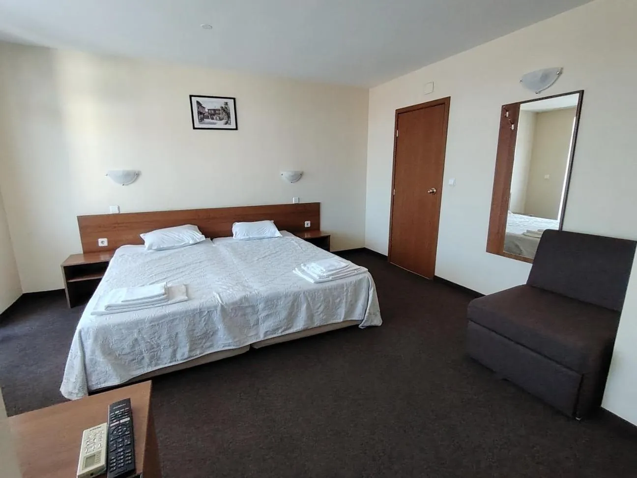 Bedroom in Sandor Hotel