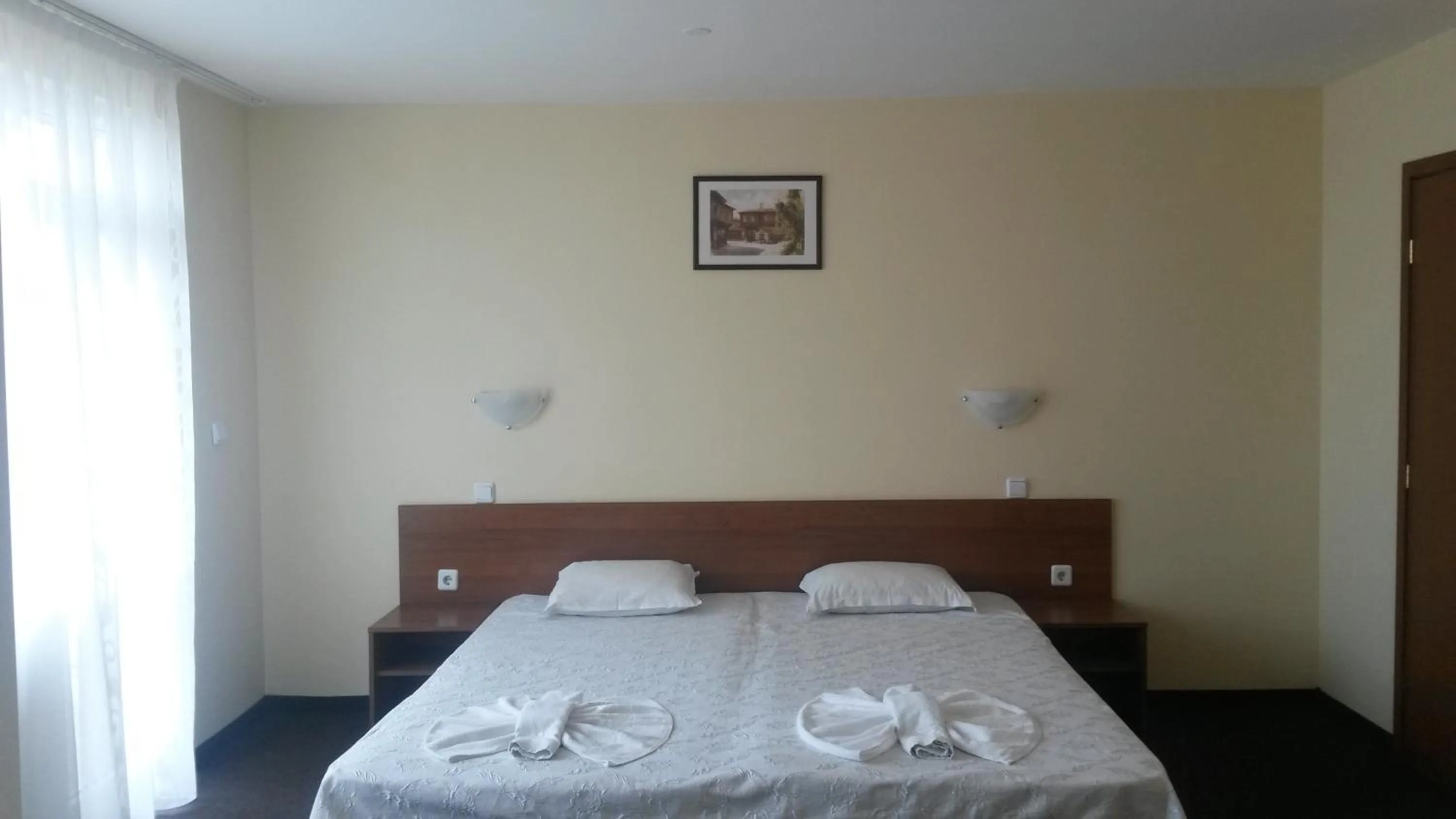 Photo of the whole room in Sandor Hotel