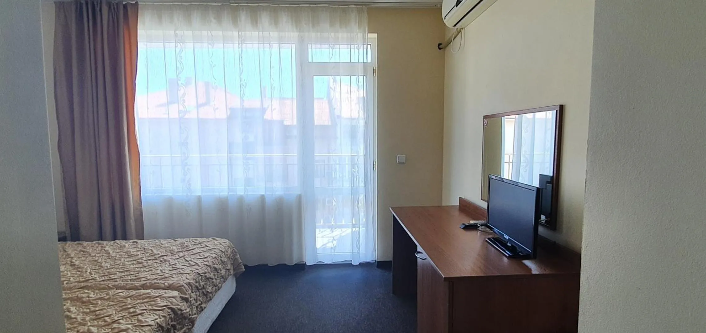 Shower in Sandor Hotel