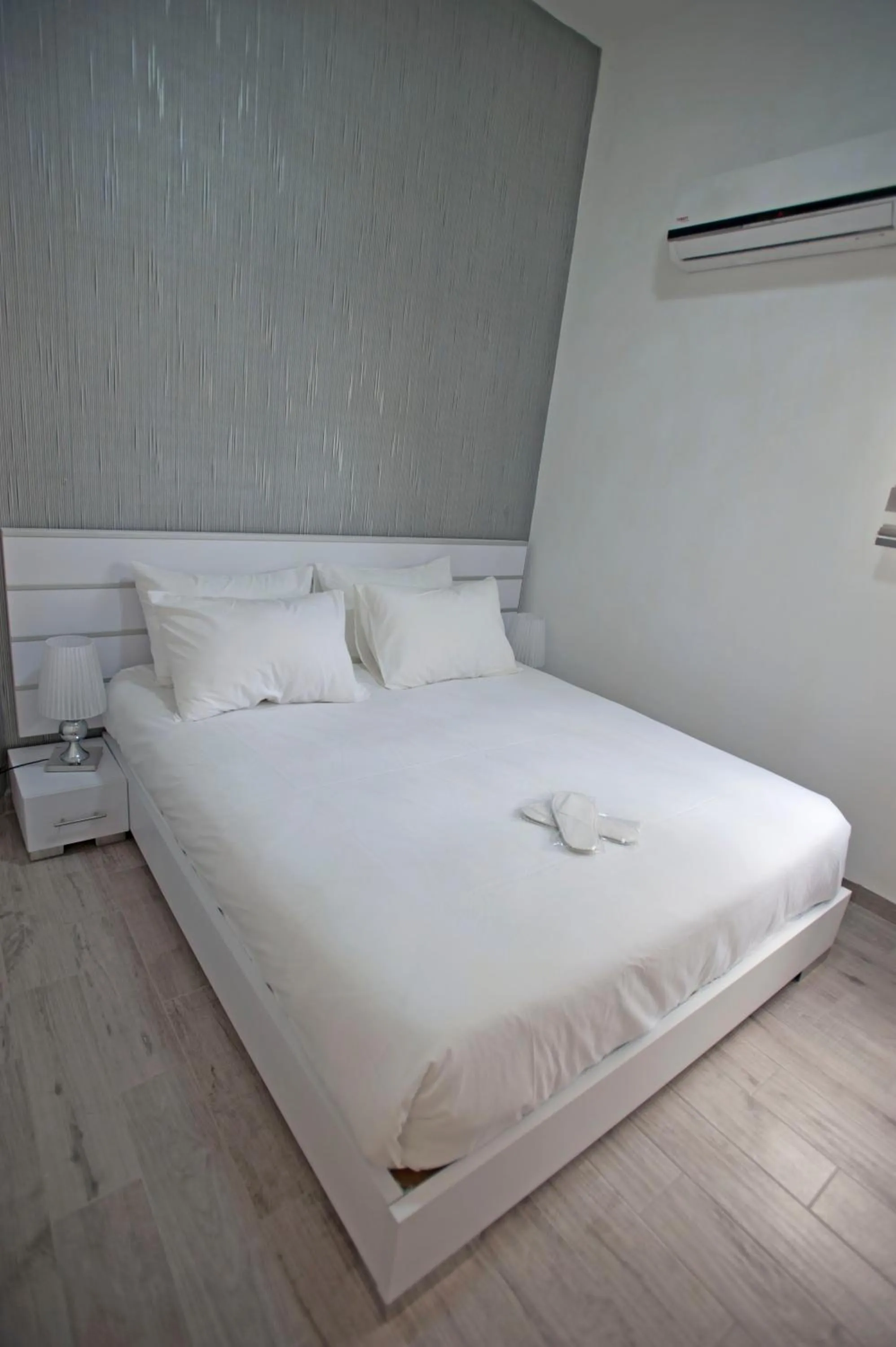 Bedroom, Bed in Rothschild Mansion