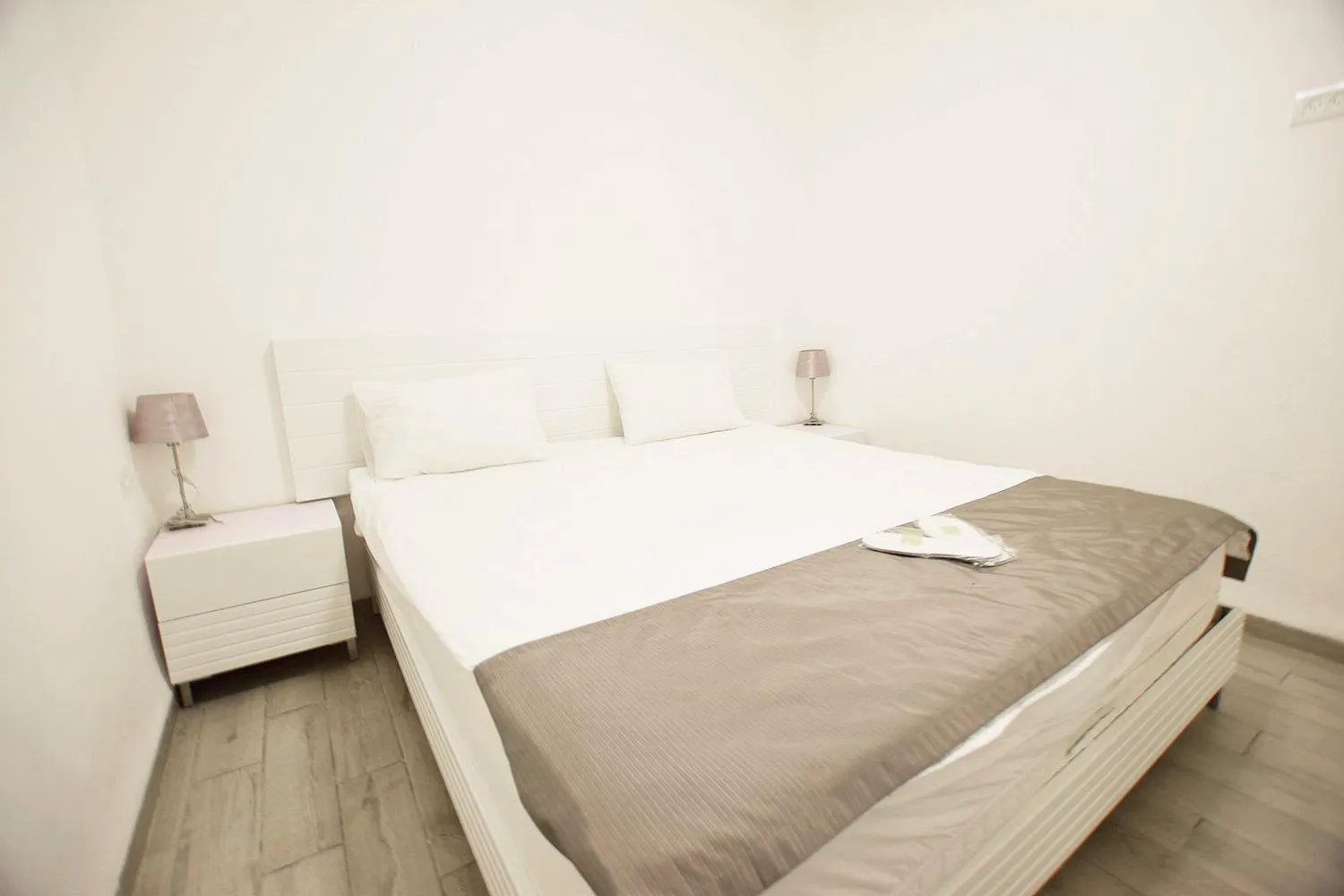 Bedroom, Bed in Rothschild Mansion