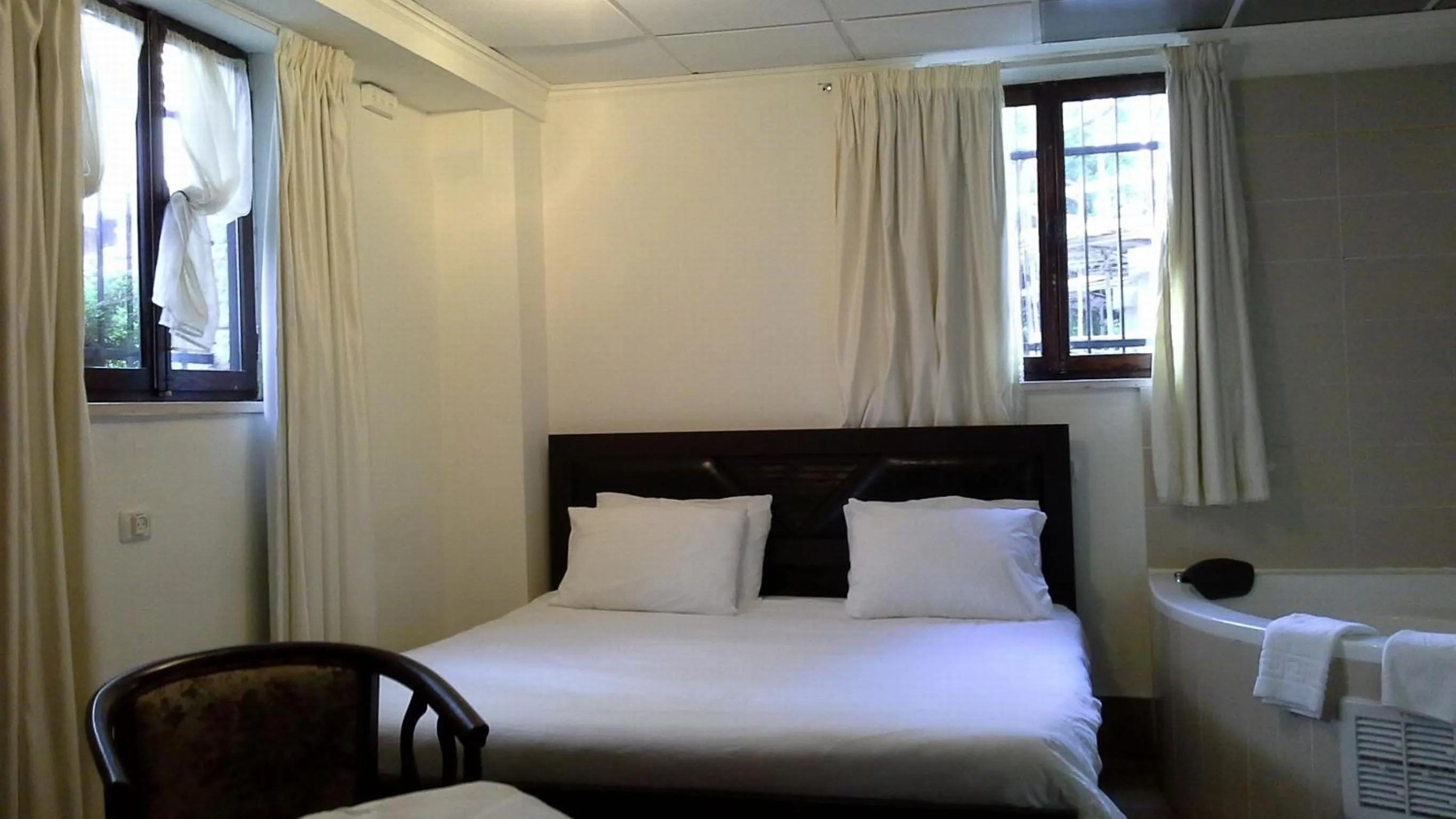 Bedroom, Bed in Rothschild Mansion