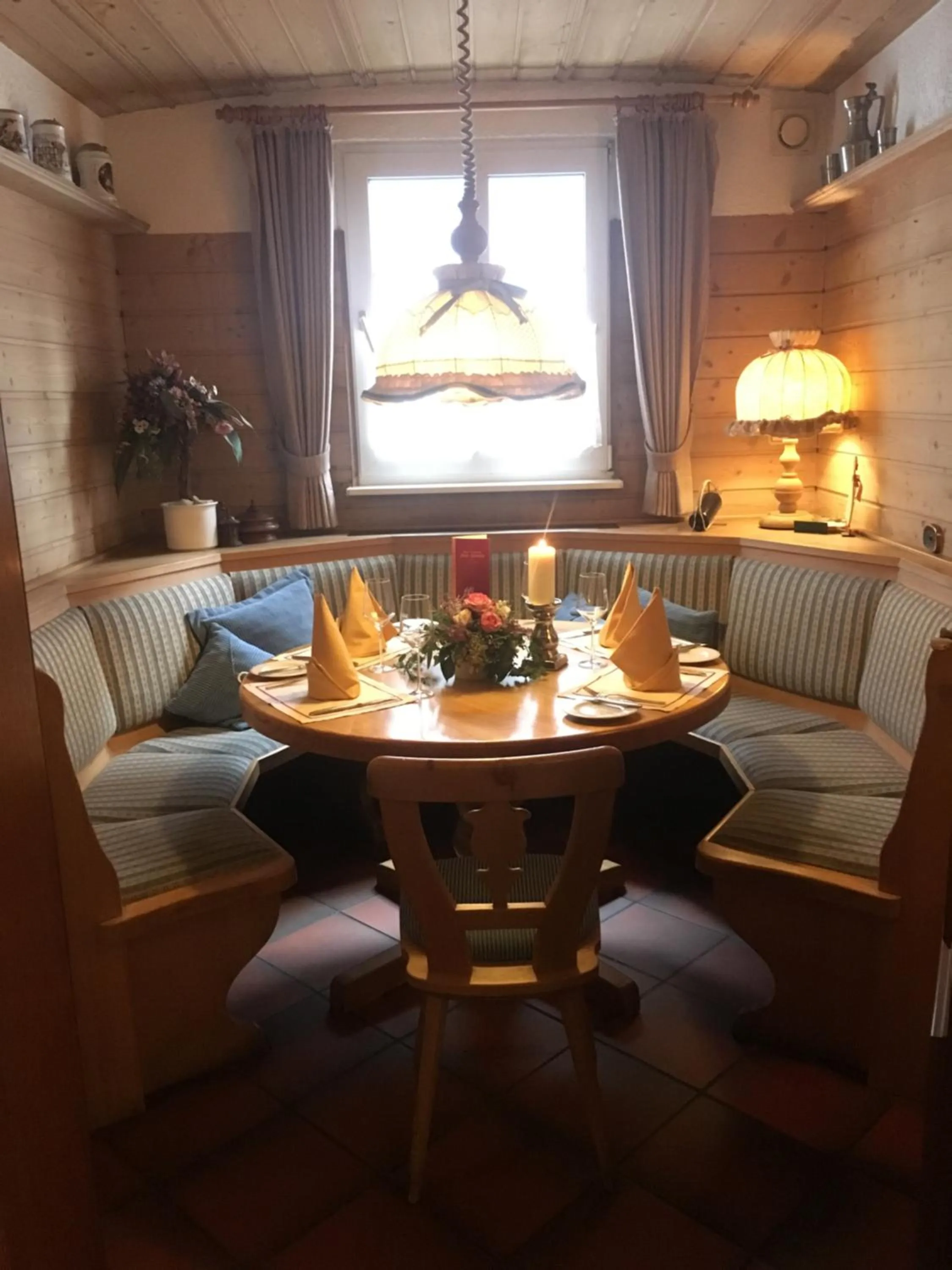 Restaurant/places to eat in Feste Neustadt