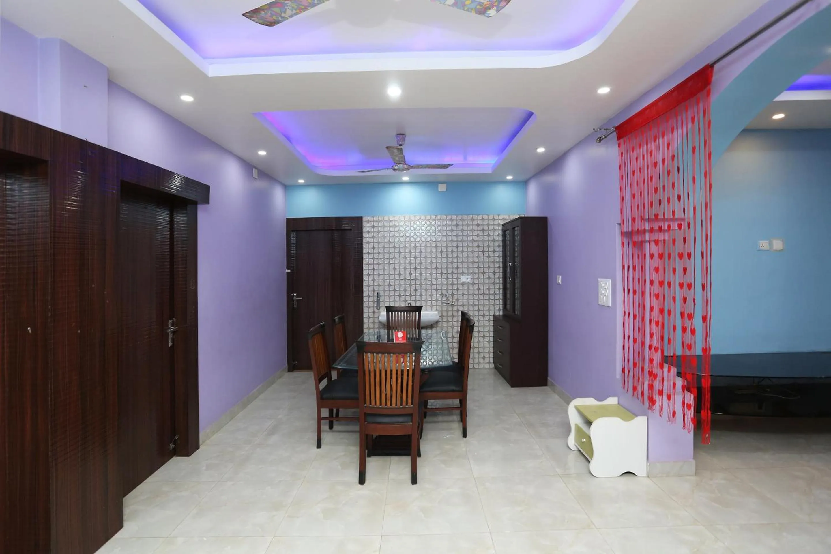 Restaurant/places to eat in Hotel O Kalinga Regency