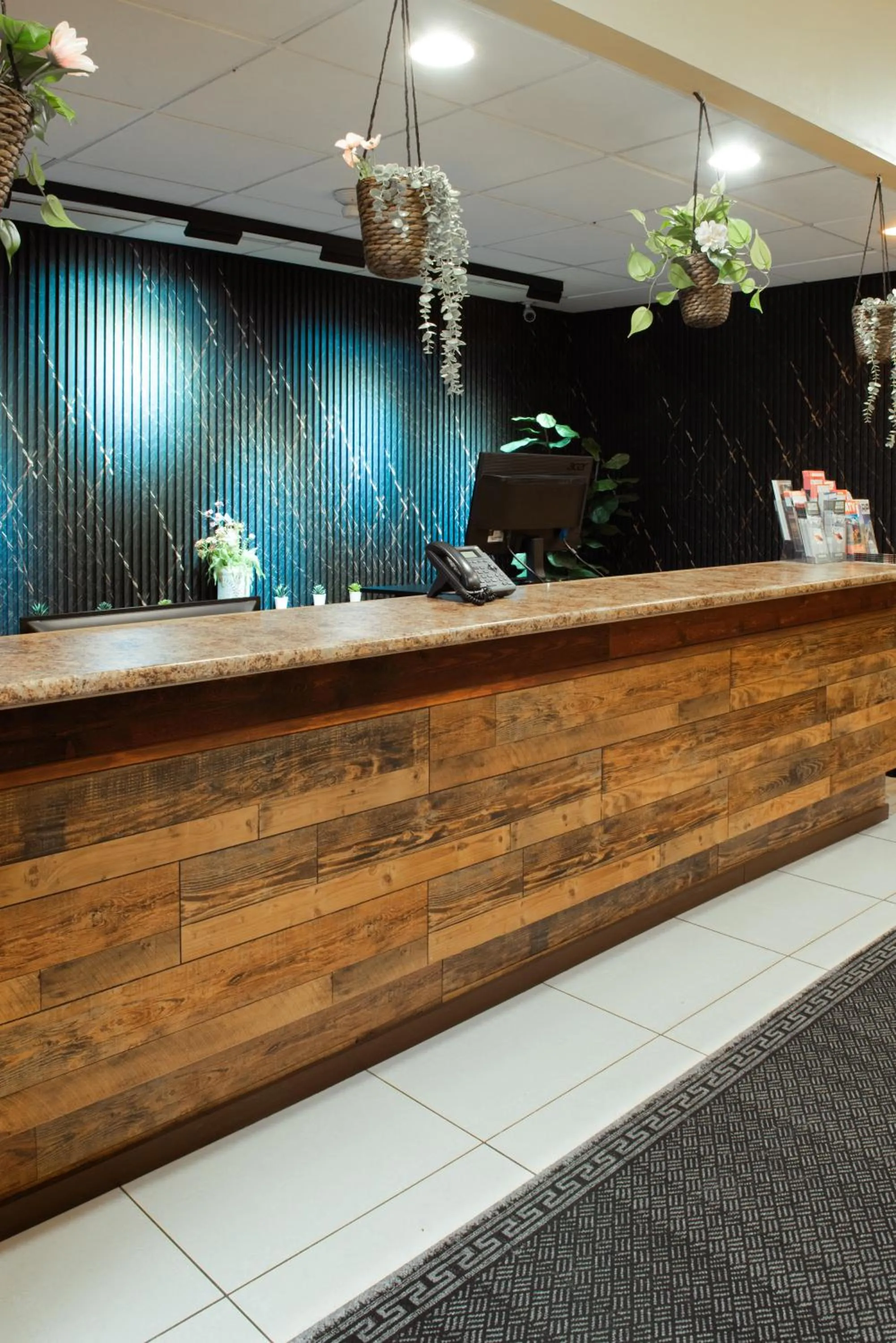 Lobby or reception in Pemberton Hotel (Motel)