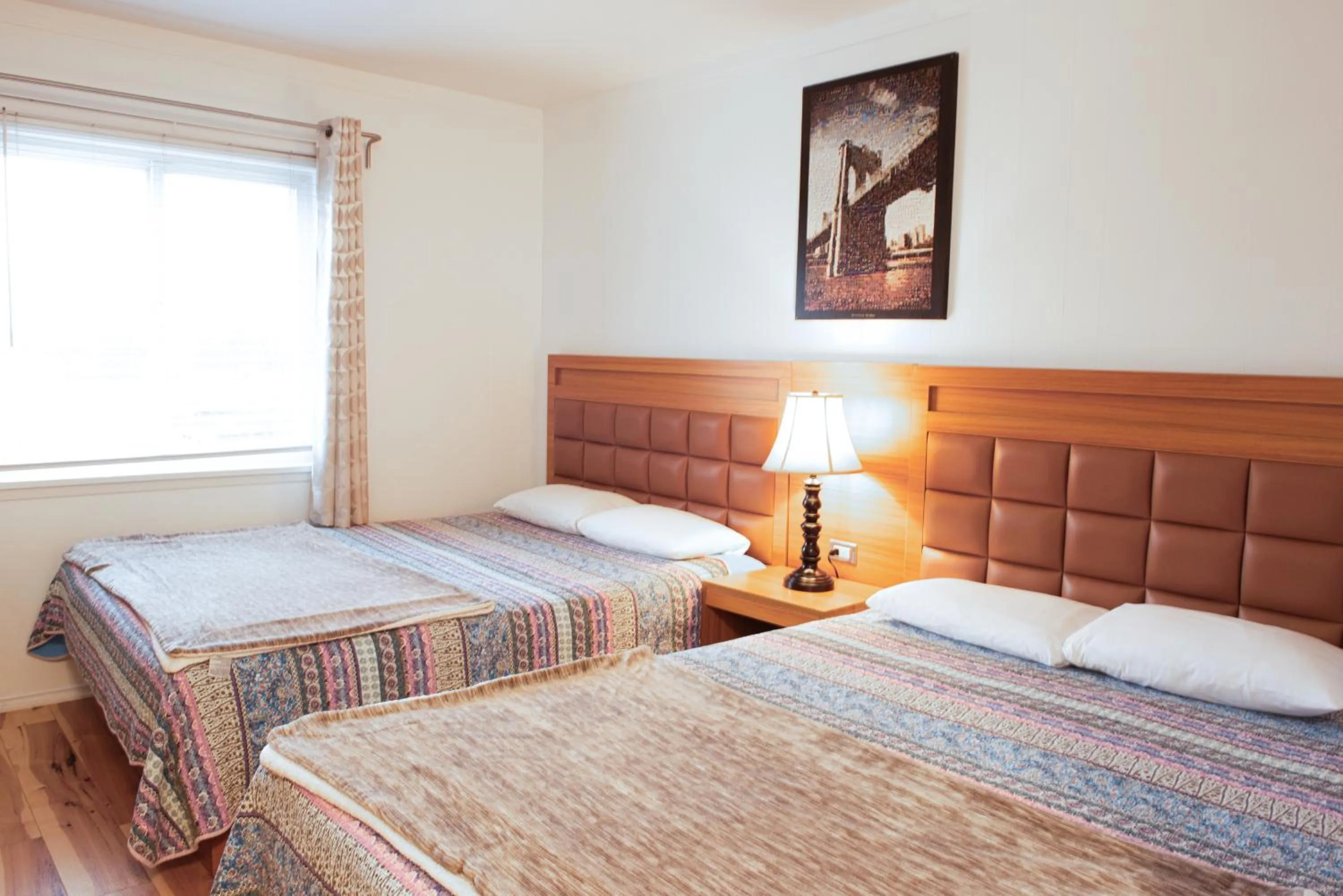 Bed in Pemberton Hotel (Motel)