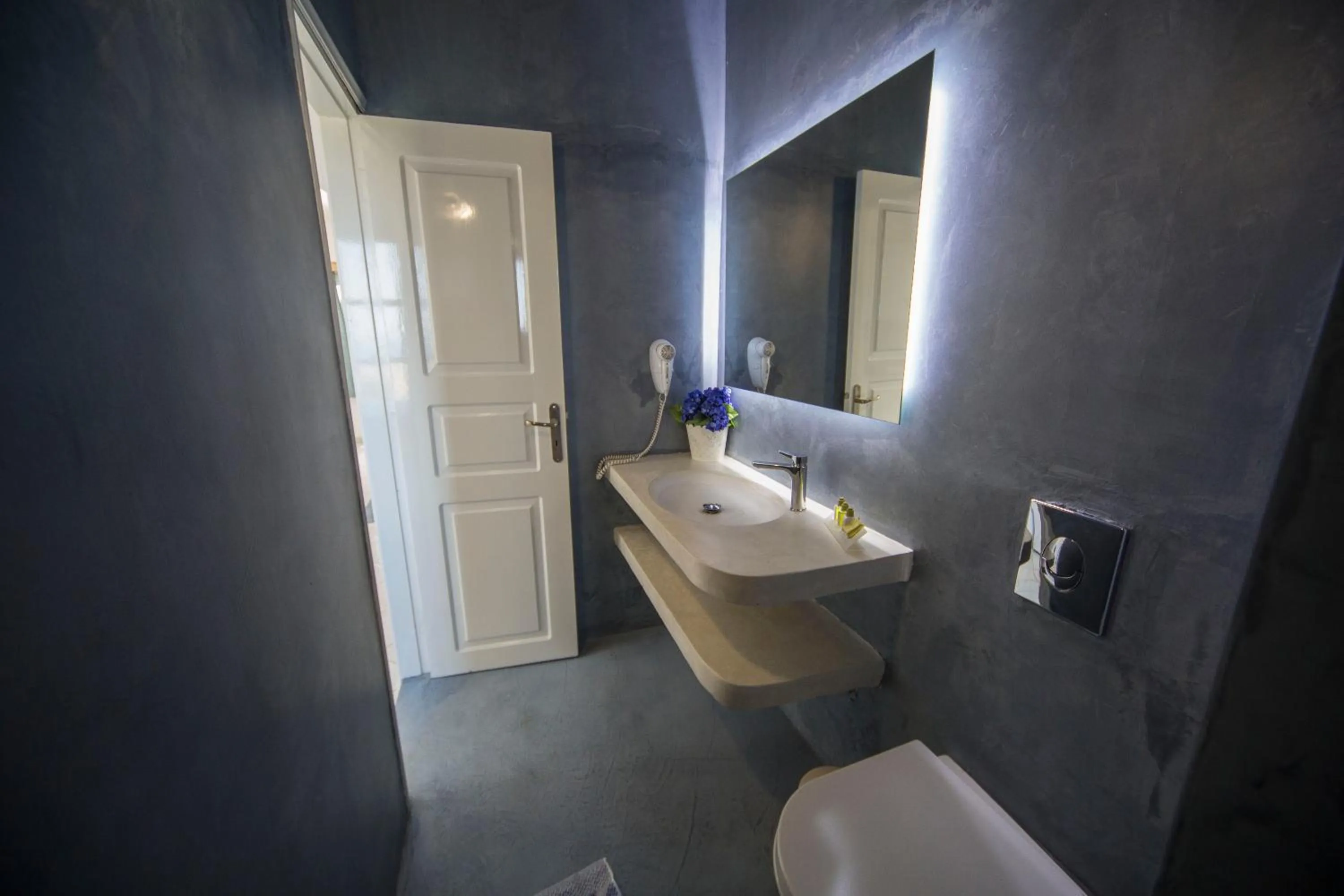 Bathroom in Ianthe Apartments & Villa
