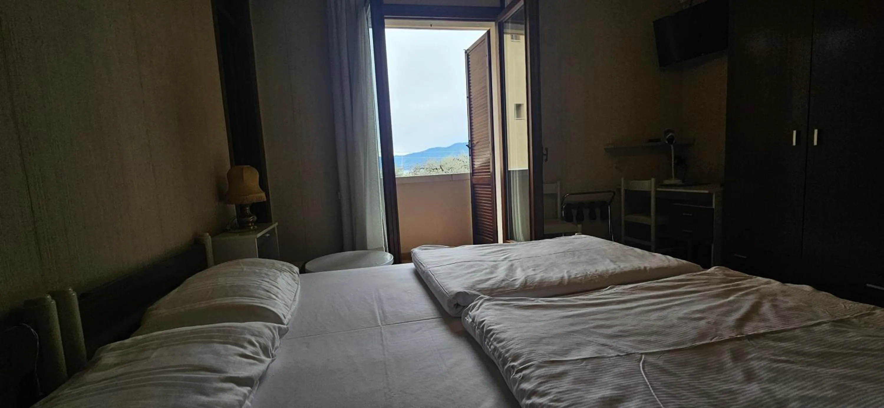 Bedroom, Bed in Hotel Garden