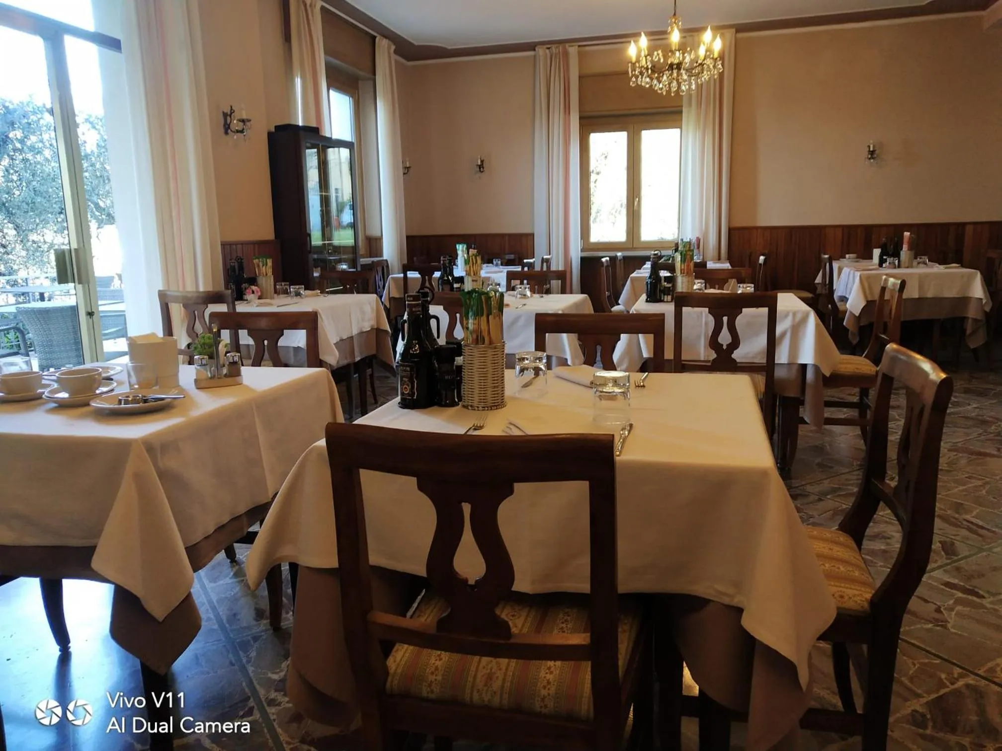 Restaurant/places to eat in Hotel Garden