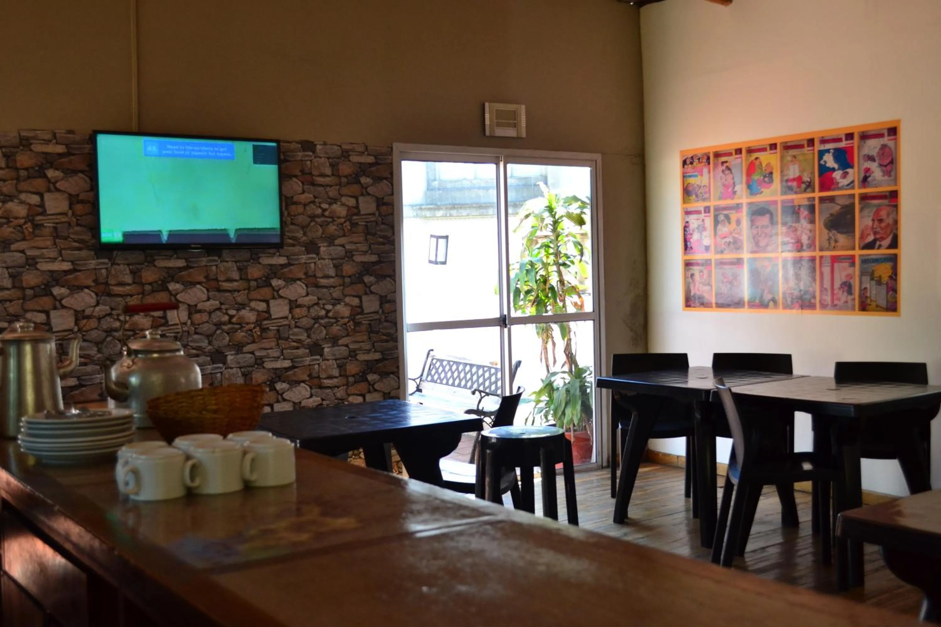 Communal kitchen in Che Argentina Hostel Suites