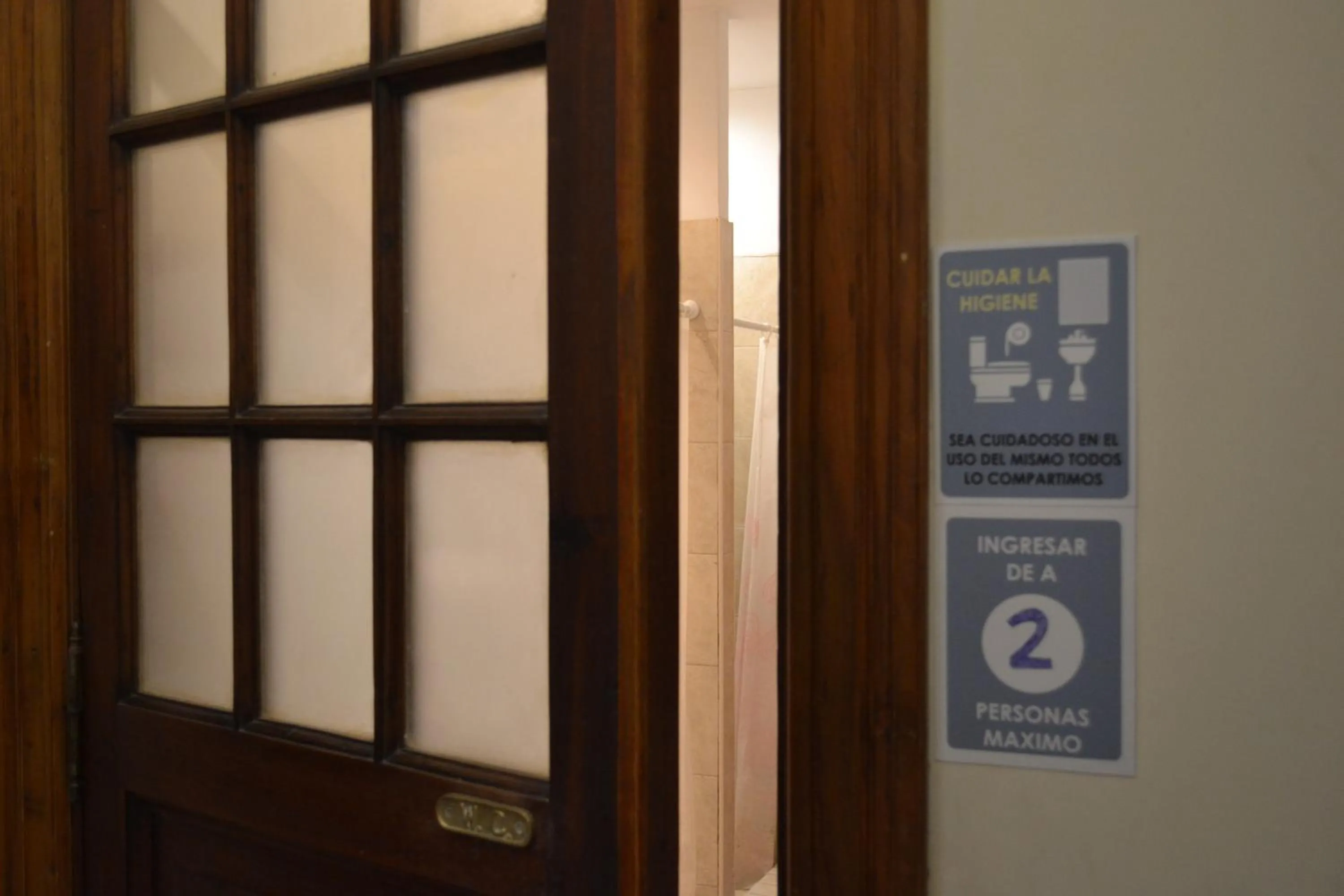 Bathroom in Che Argentina Hostel Suites