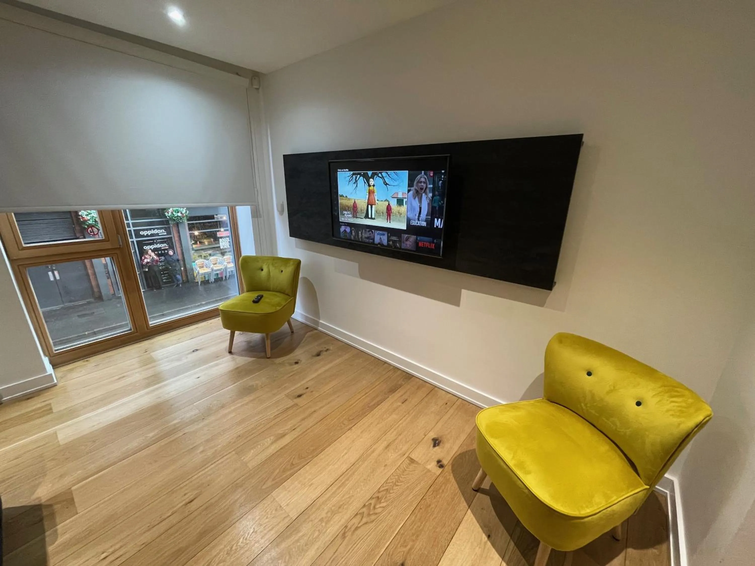 TV and multimedia in Quay Apartments Manchester