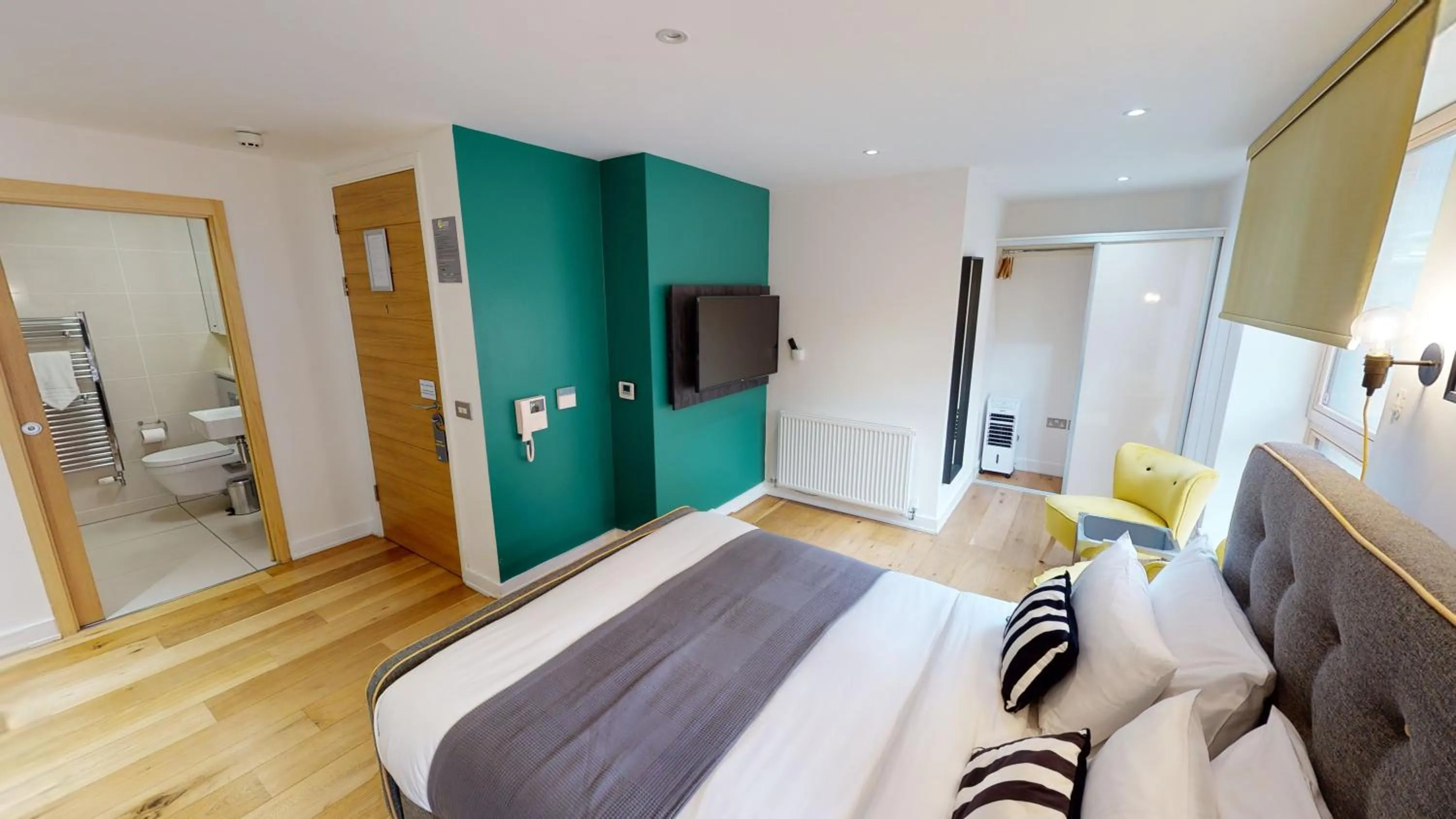 Bed in Quay Apartments Manchester