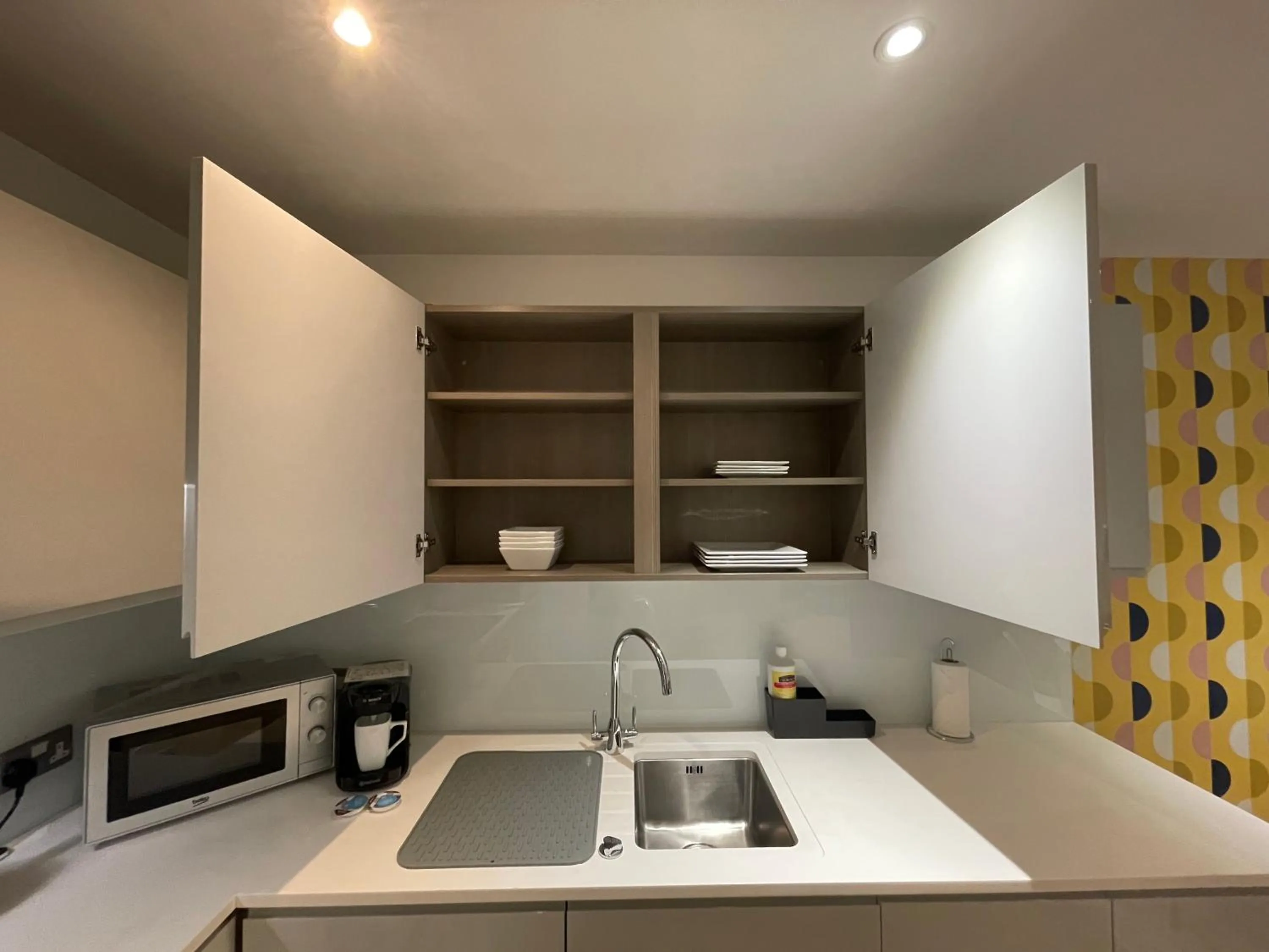 Kitchen or kitchenette in Quay Apartments Manchester