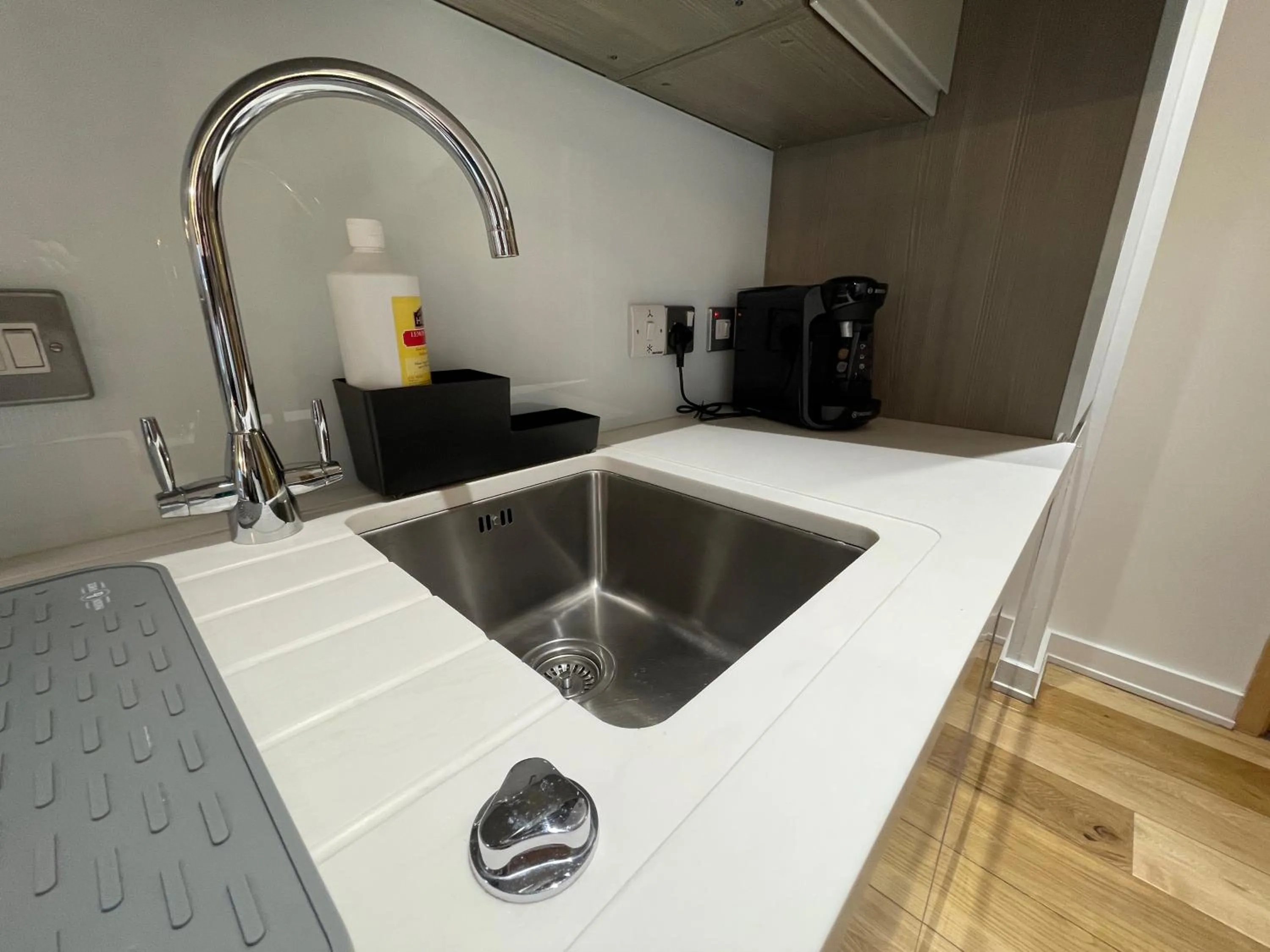 kitchen in Quay Apartments Manchester