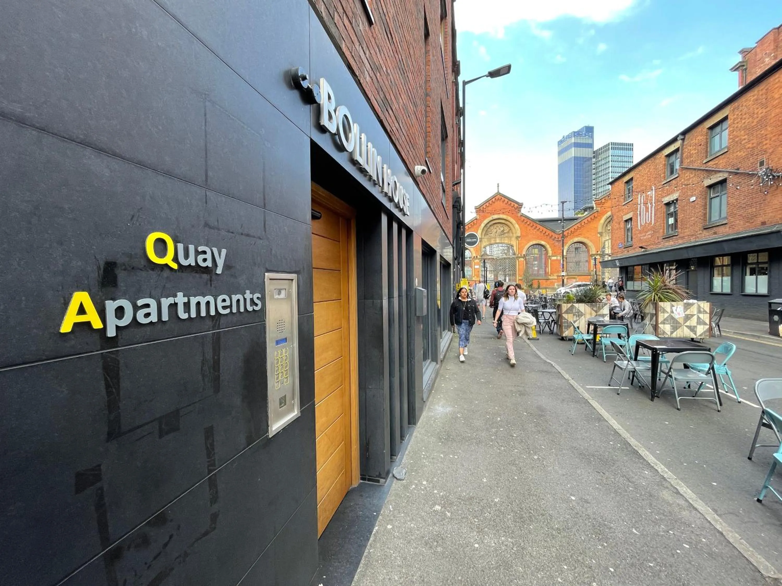 Property building in Quay Apartments Manchester