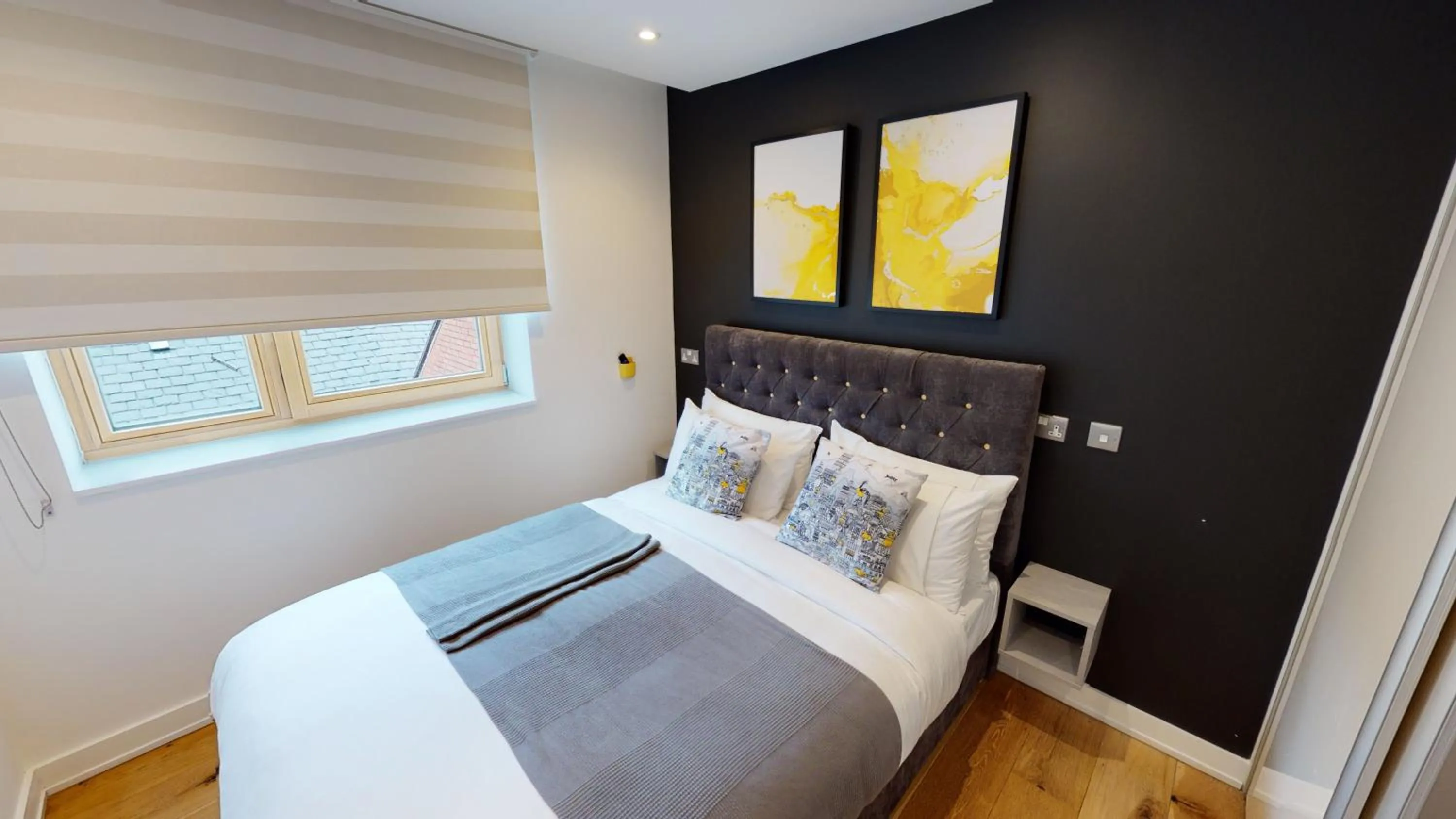 Bedroom, Bed in Quay Apartments Manchester