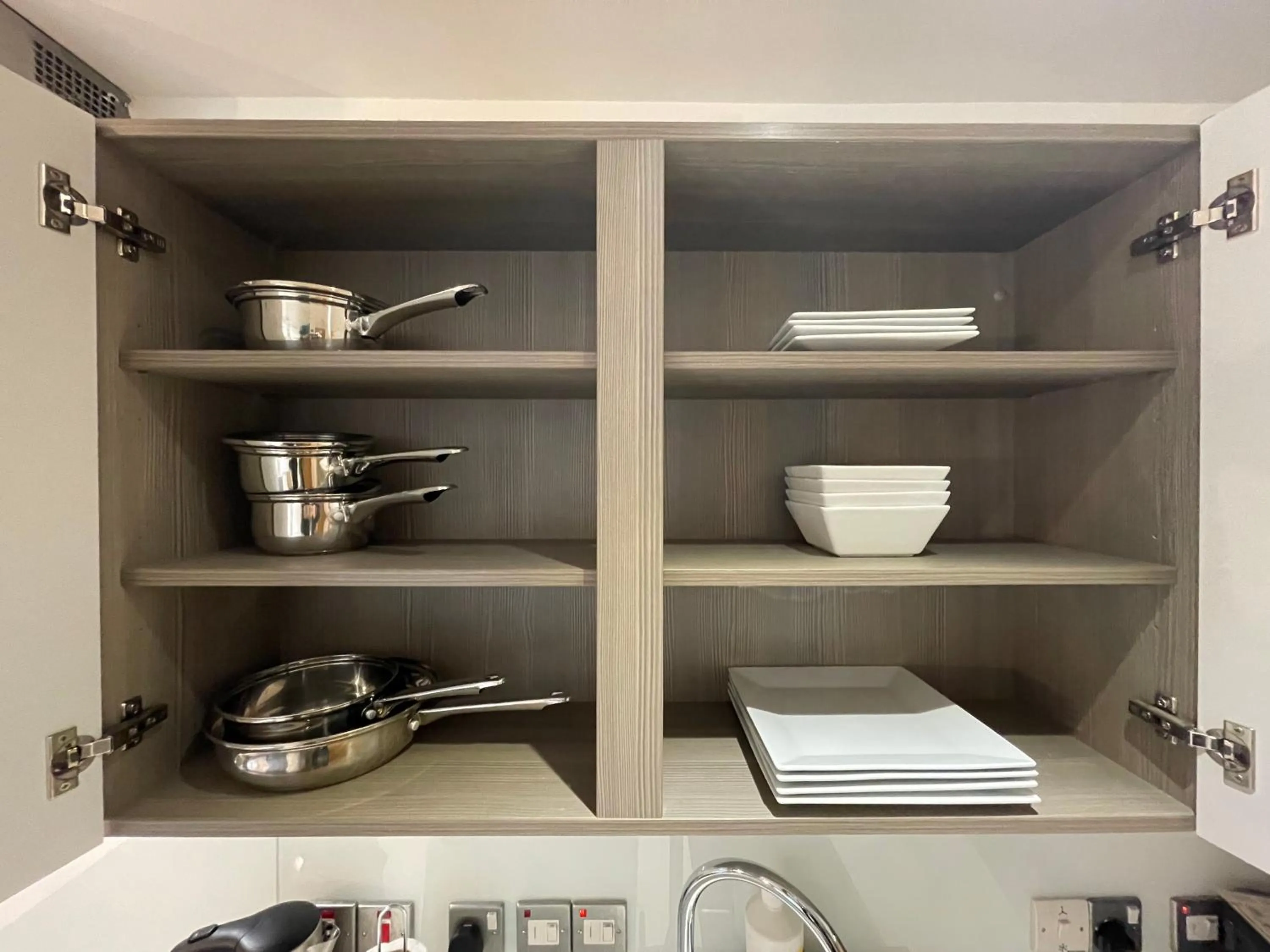 kitchen in Quay Apartments Manchester