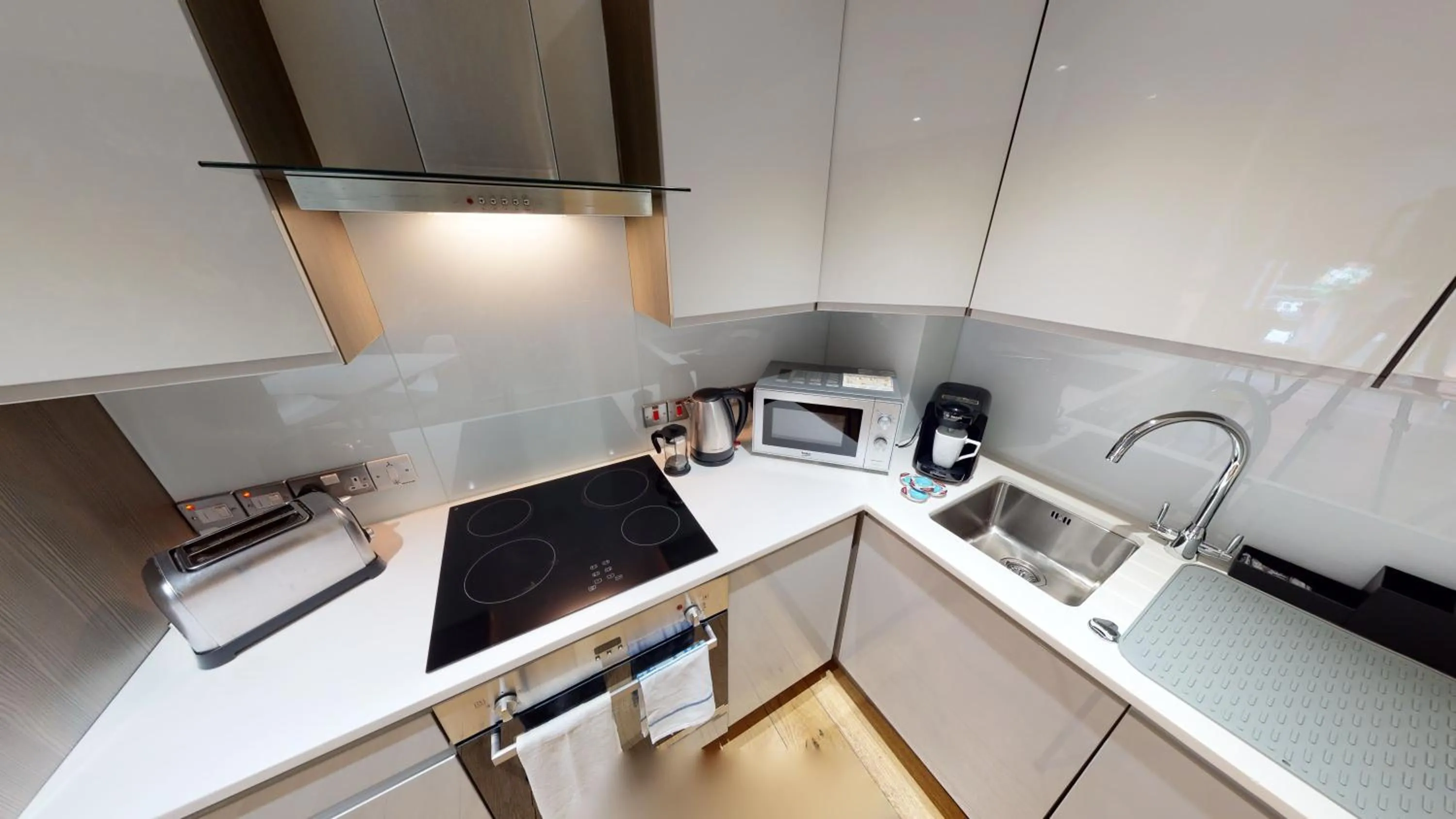 Coffee/tea facilities in Quay Apartments Manchester