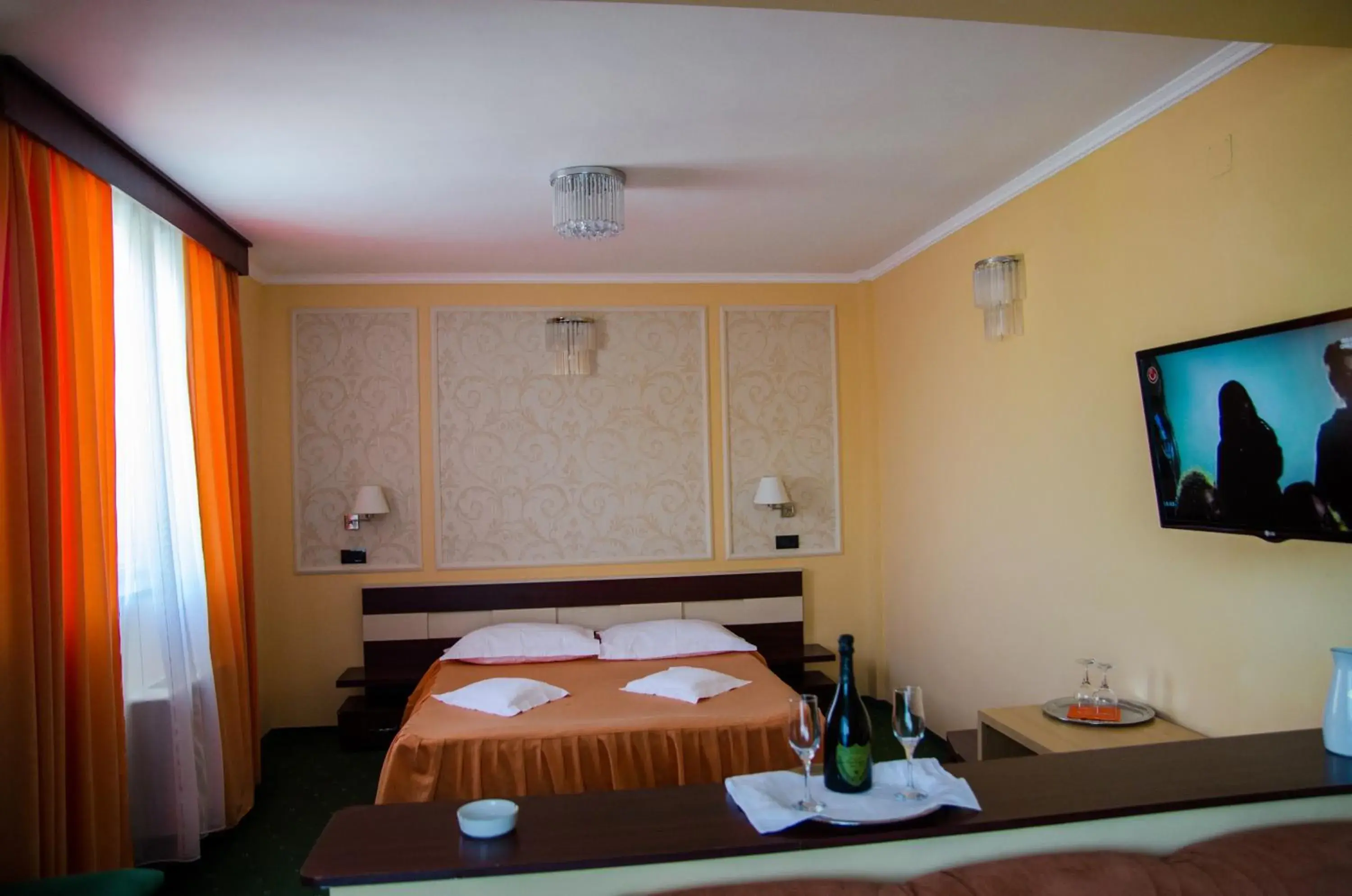 Suite - single occupancy in Hotel President Suite - single occupancy in Hotel President