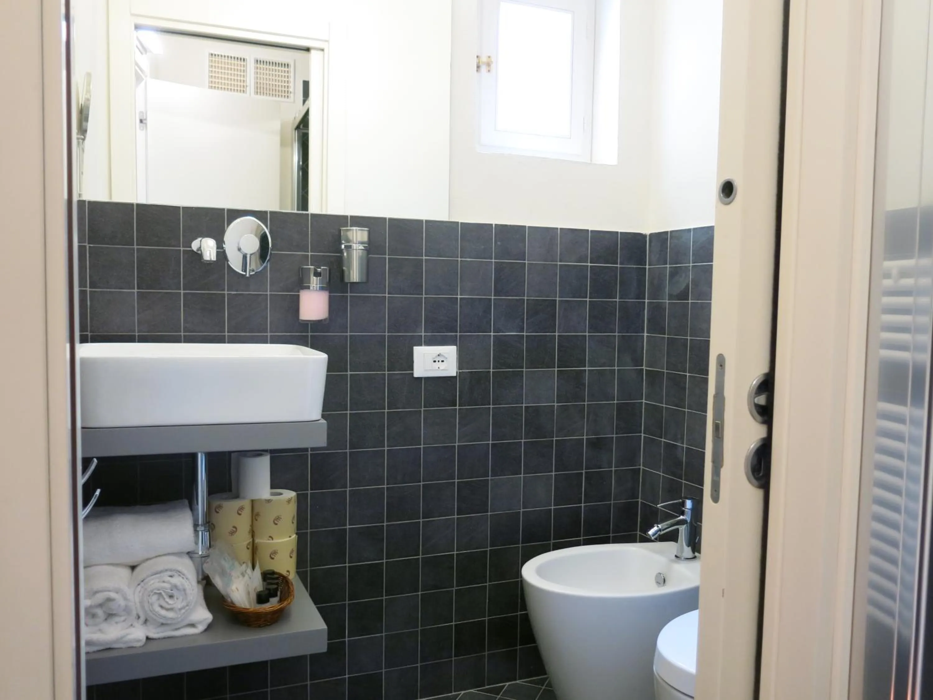 Bathroom in B&B Quattro Cantoni