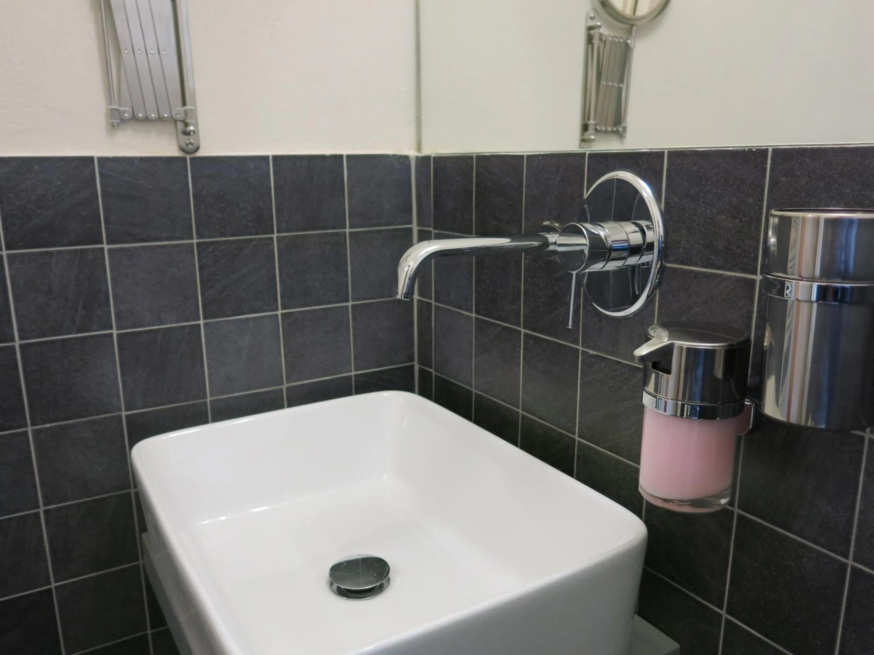 Bathroom in B&B Quattro Cantoni