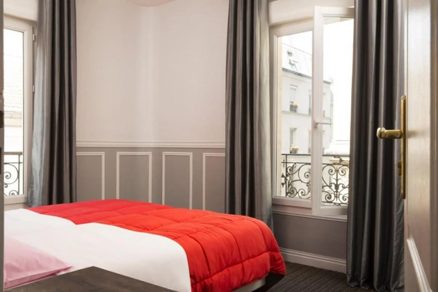 Bedroom, Bed in Bastille Hostel
