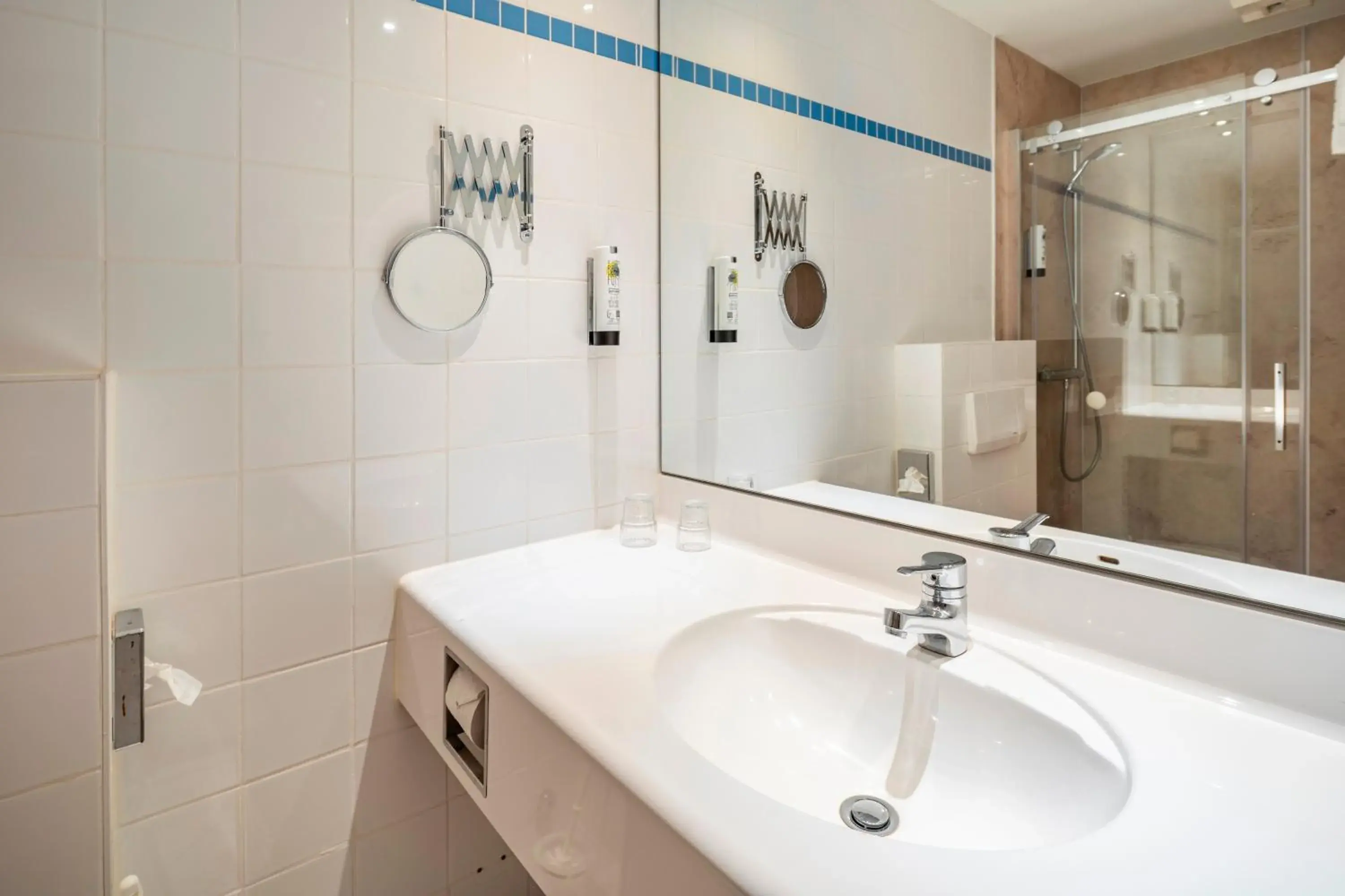 Double Room - Smoking in Hotel Belmondo Leipzig Airport Double Room - Smoking in Hotel Belmondo Leipzig Airport