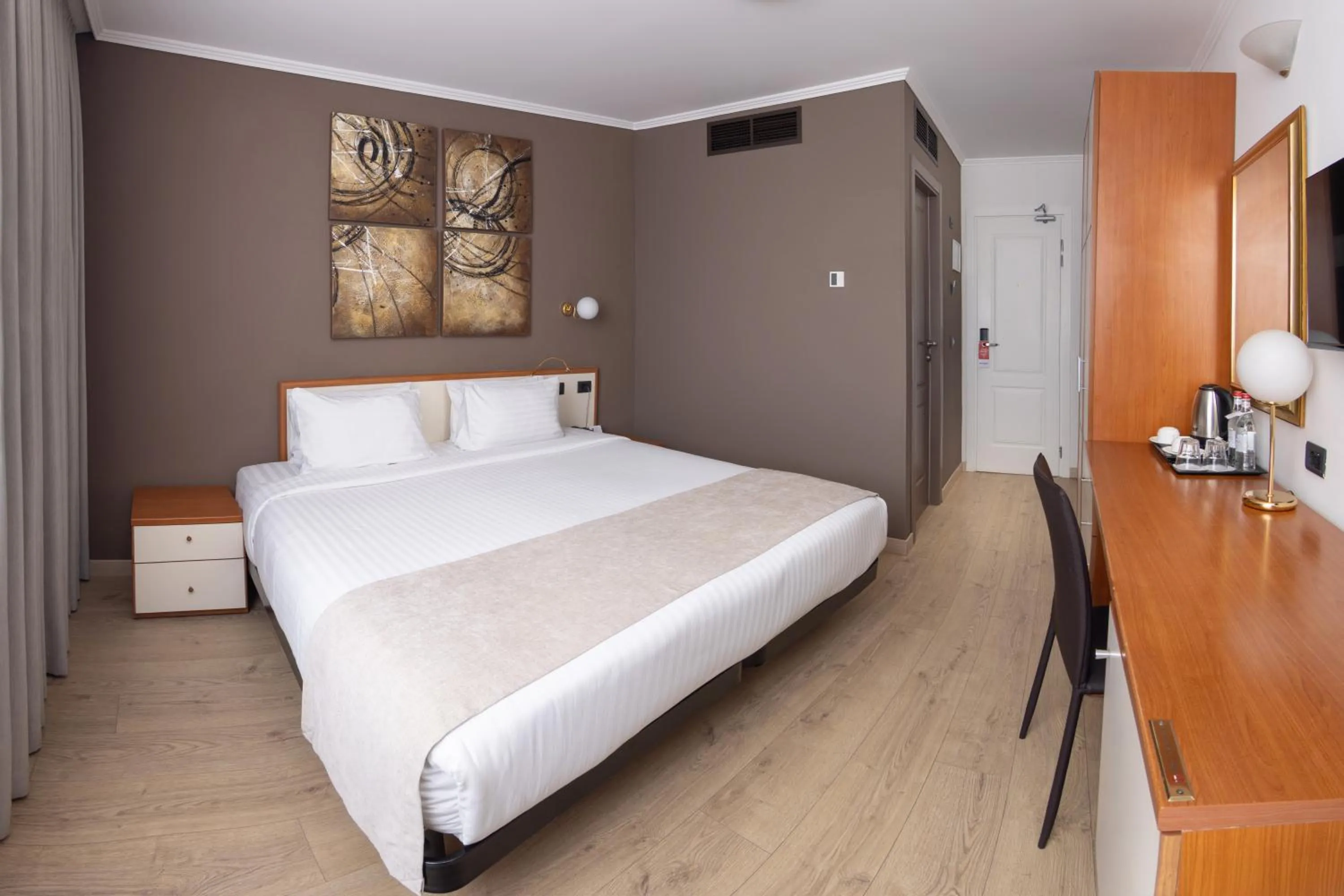 Bed in Best Western Plus Congress Hotel Yerevan