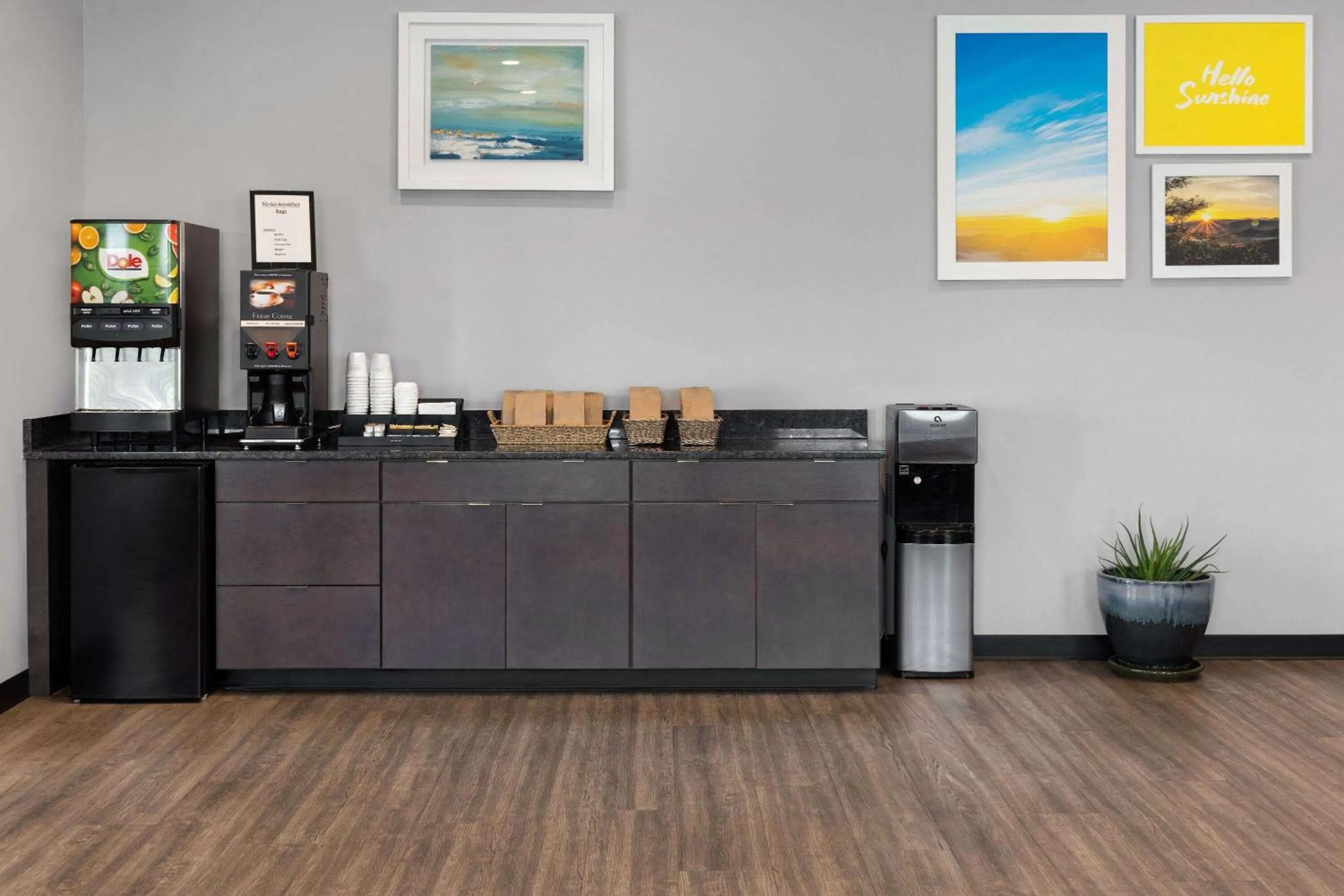 Breakfast in Days Inn of Frederick by Wyndham