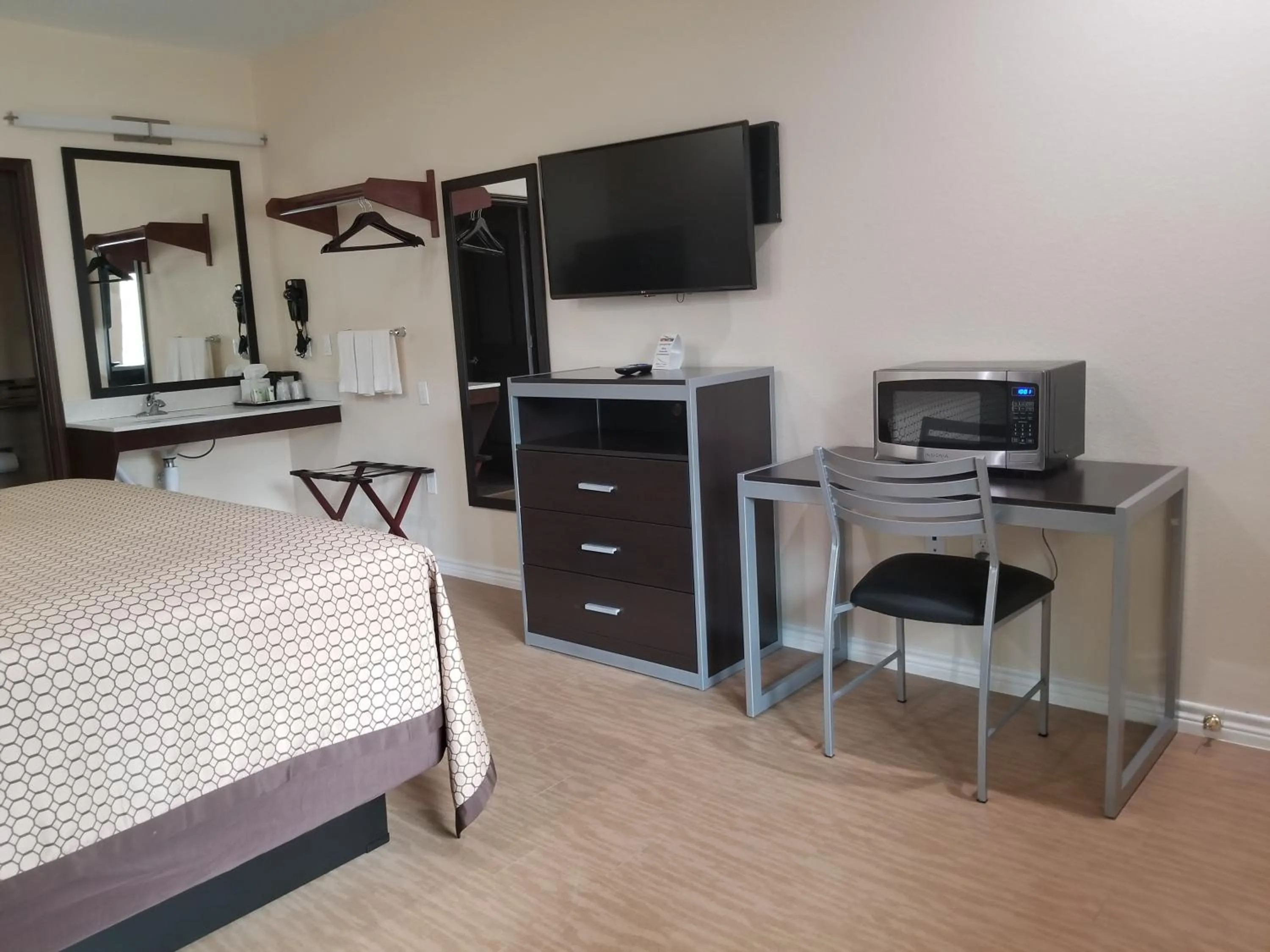 Scottish Inns & Suites