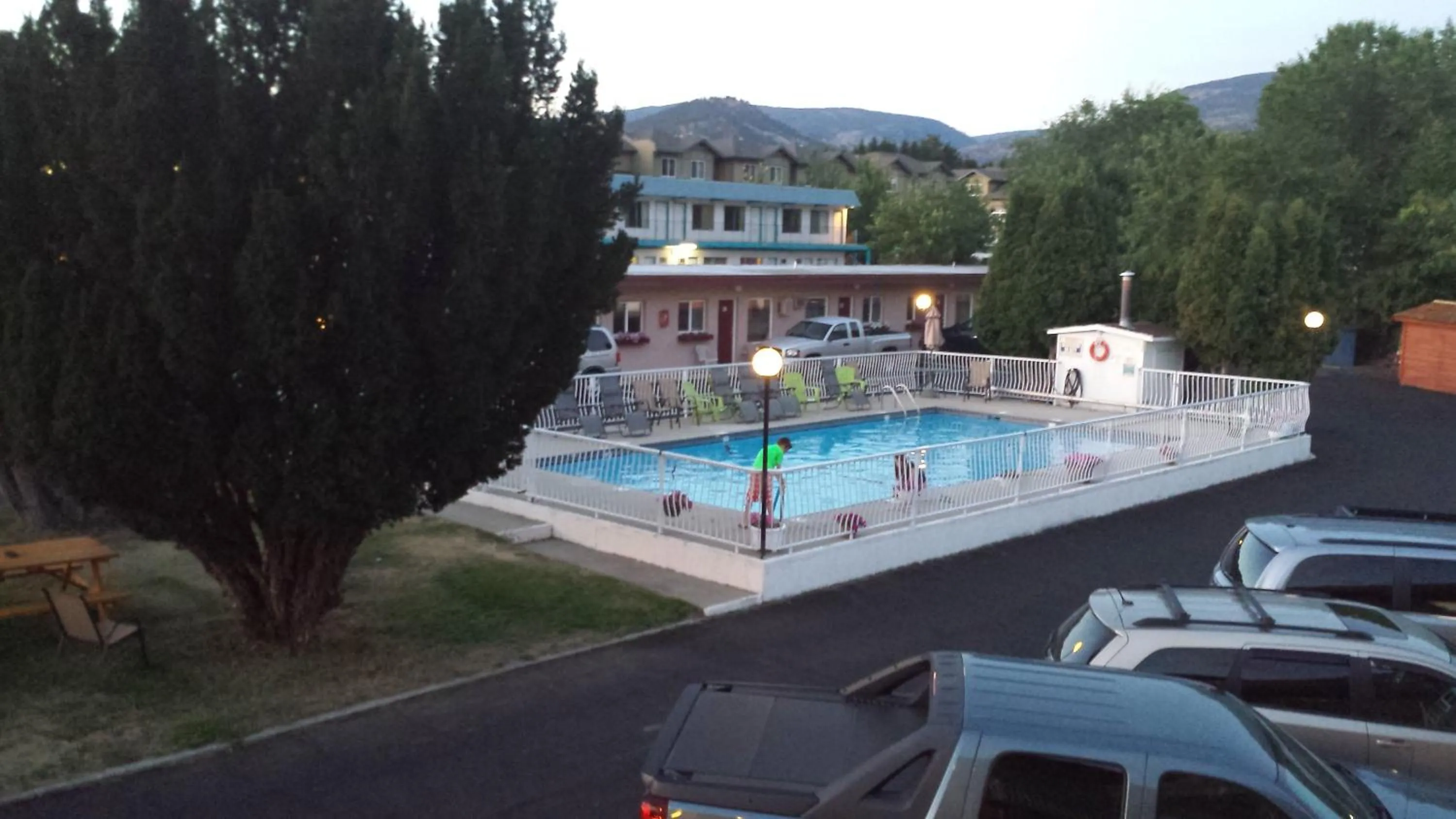 Swimming pool in Swiss Sunset Inn