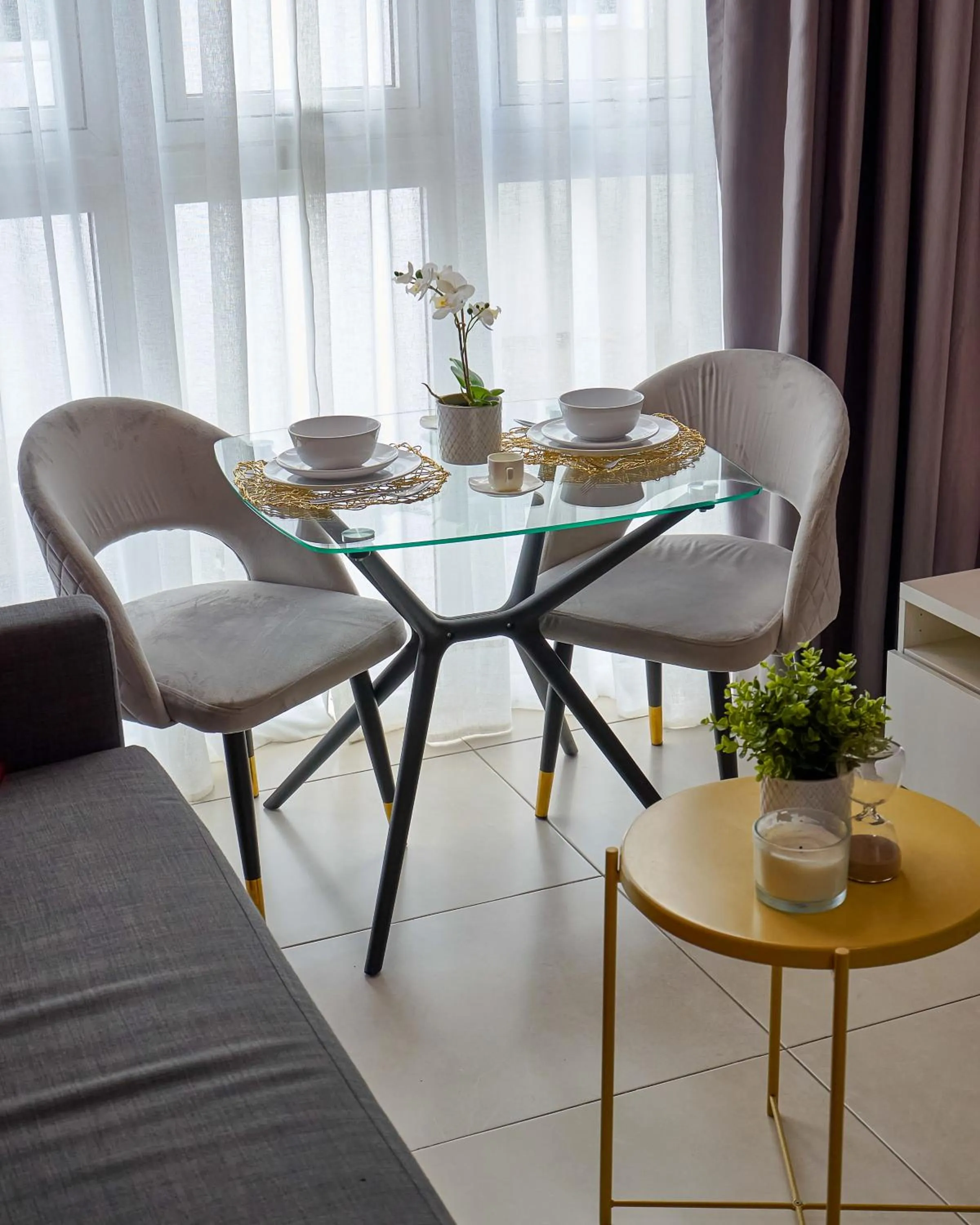 Seating area in Central Park Tower