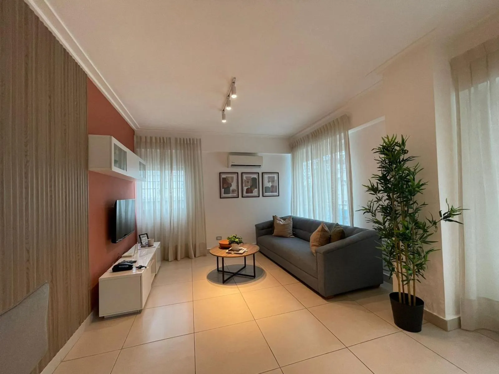 Seating area in Central Park Tower