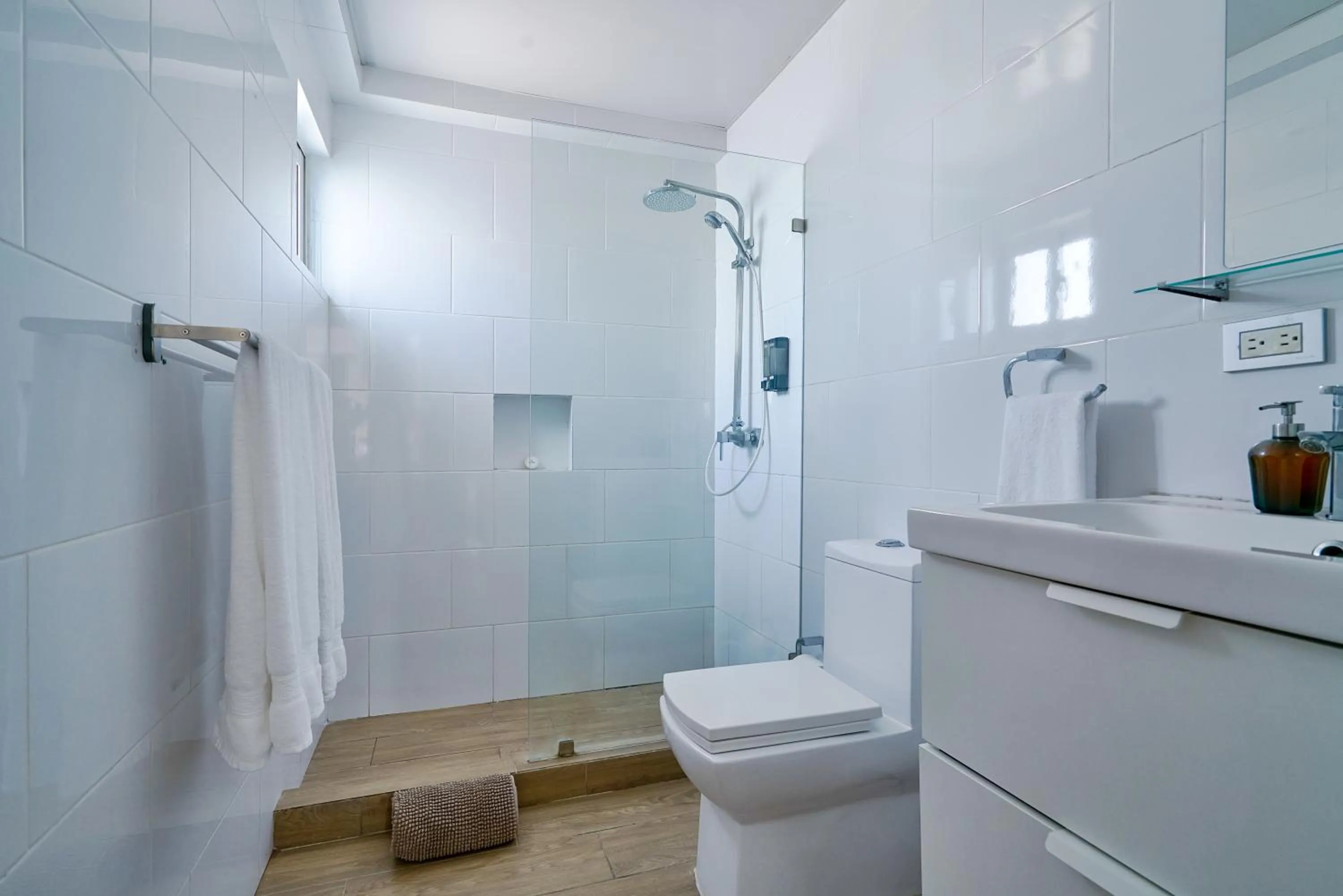 Shower in Central Park Tower