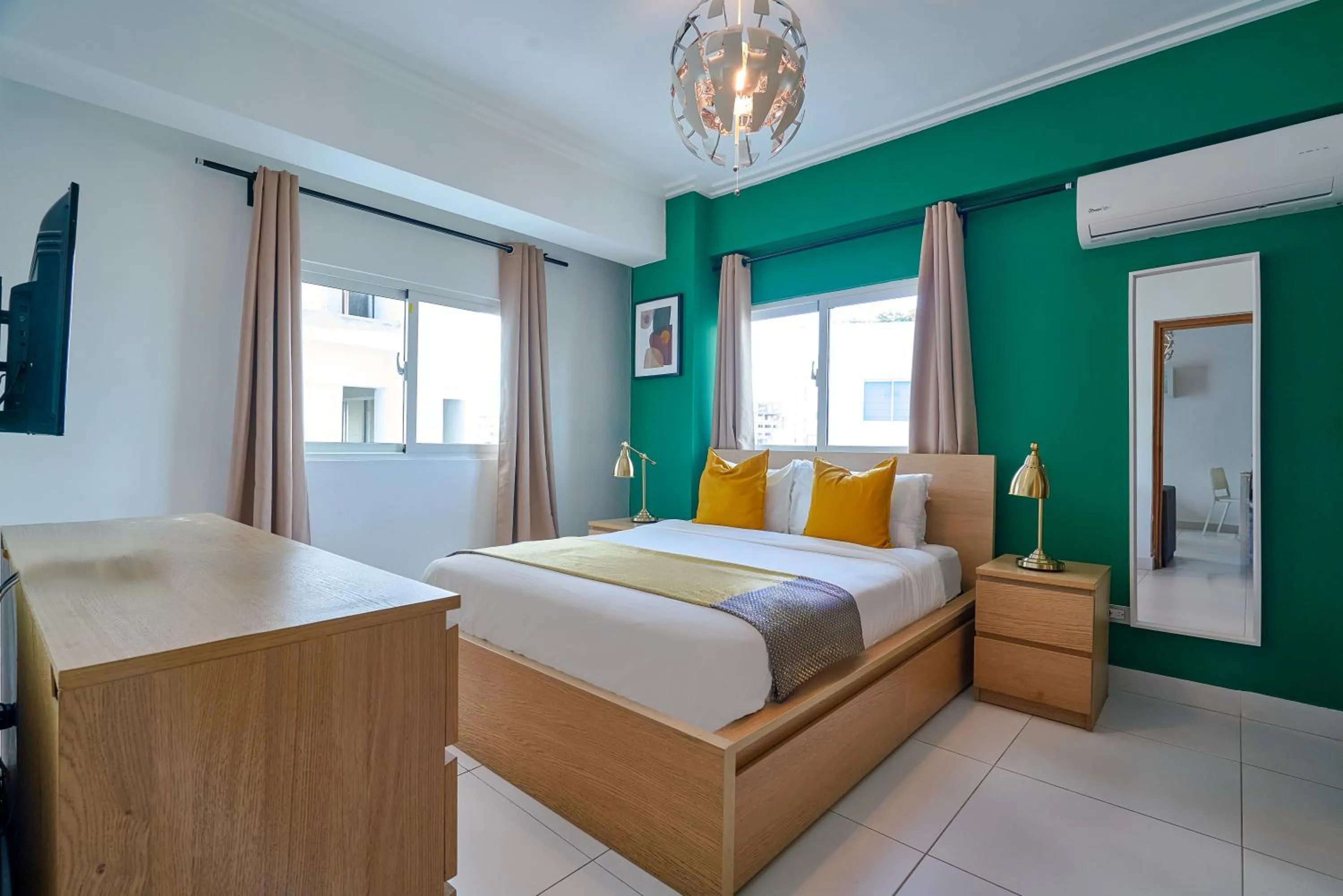 Photo of the whole room, Bed in Central Park Tower