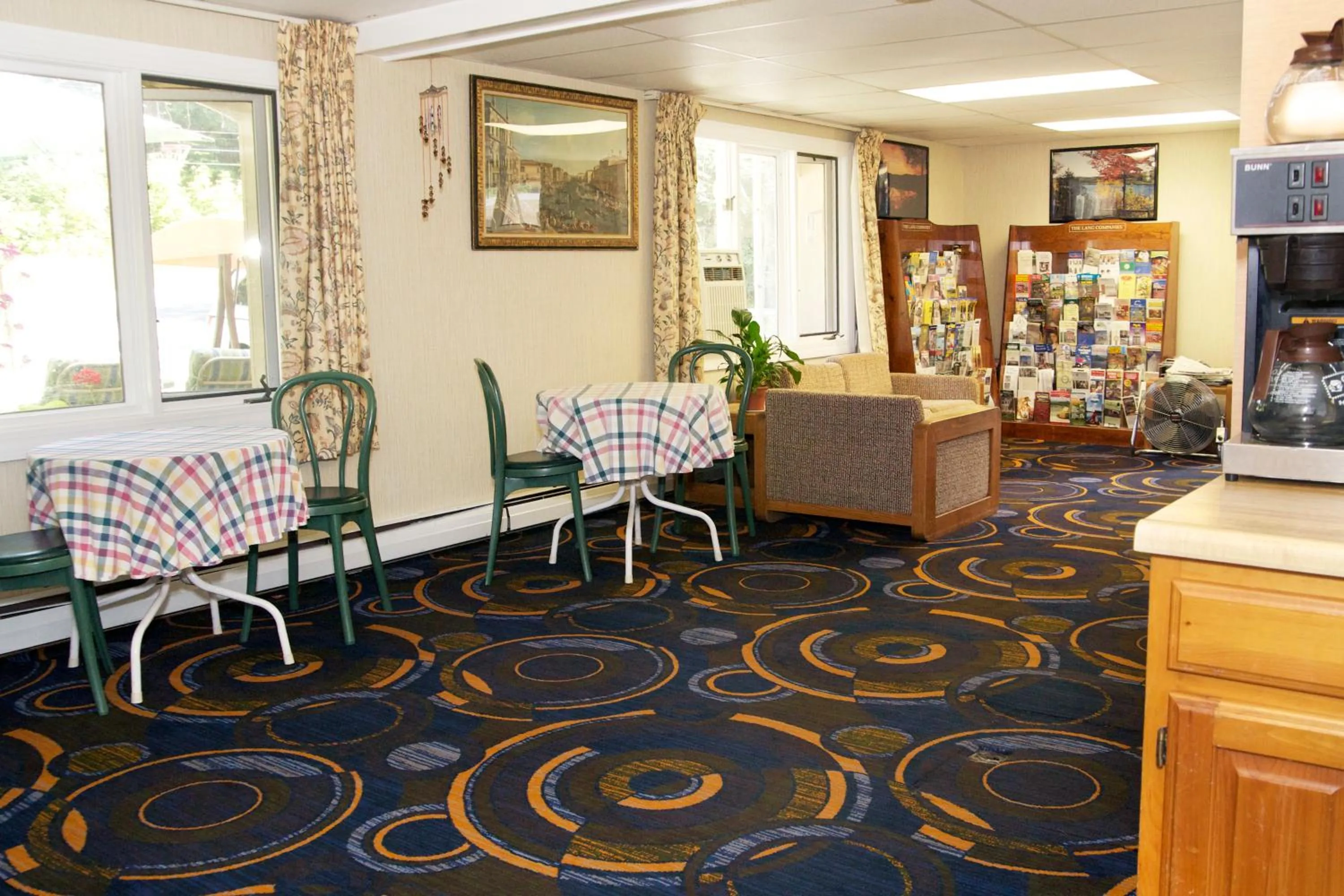 Restaurant/places to eat in Sunset Motor Inn