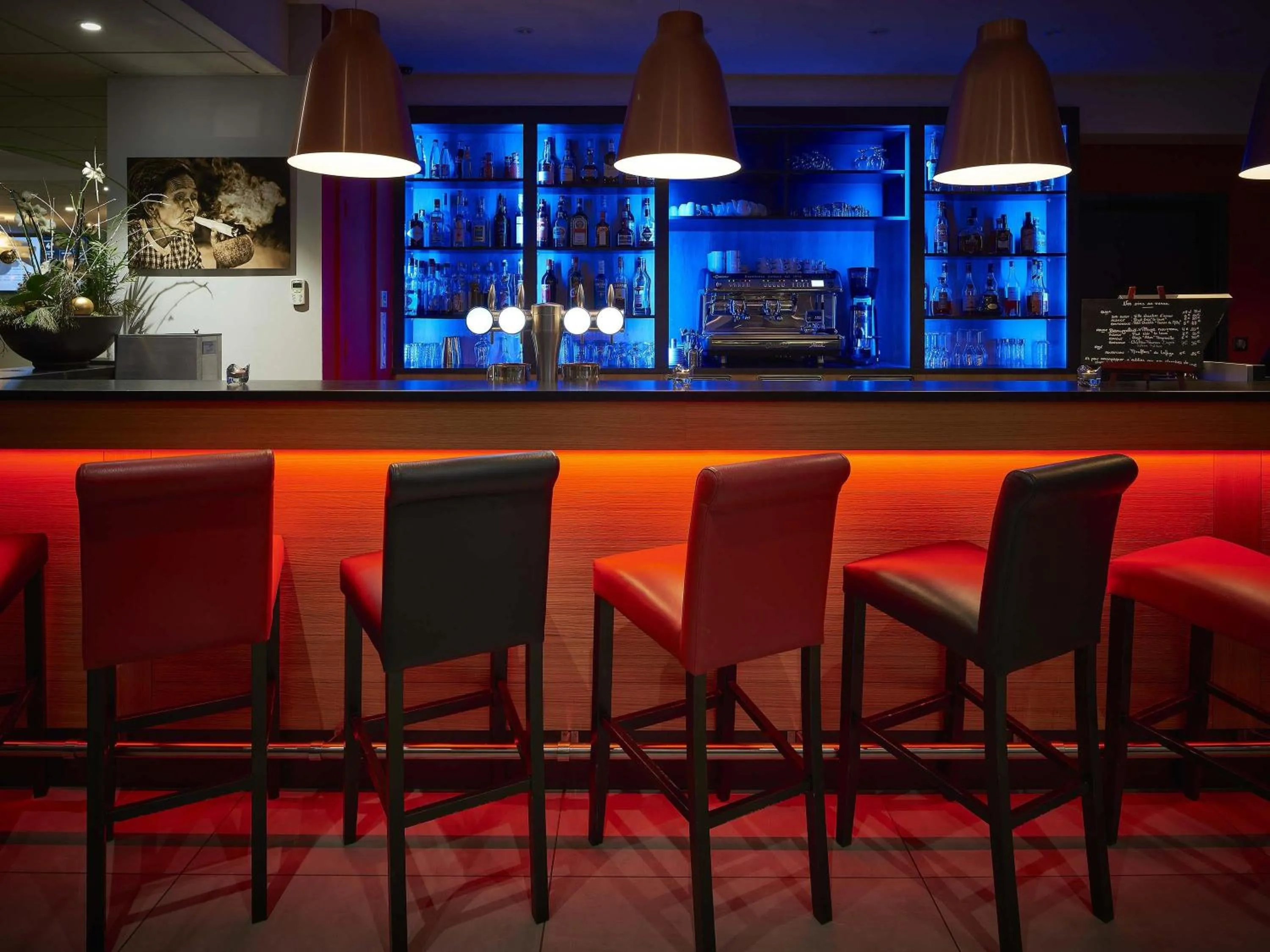 Lounge or bar in Aparthotel Adagio Bâle Mulhouse Aeroport