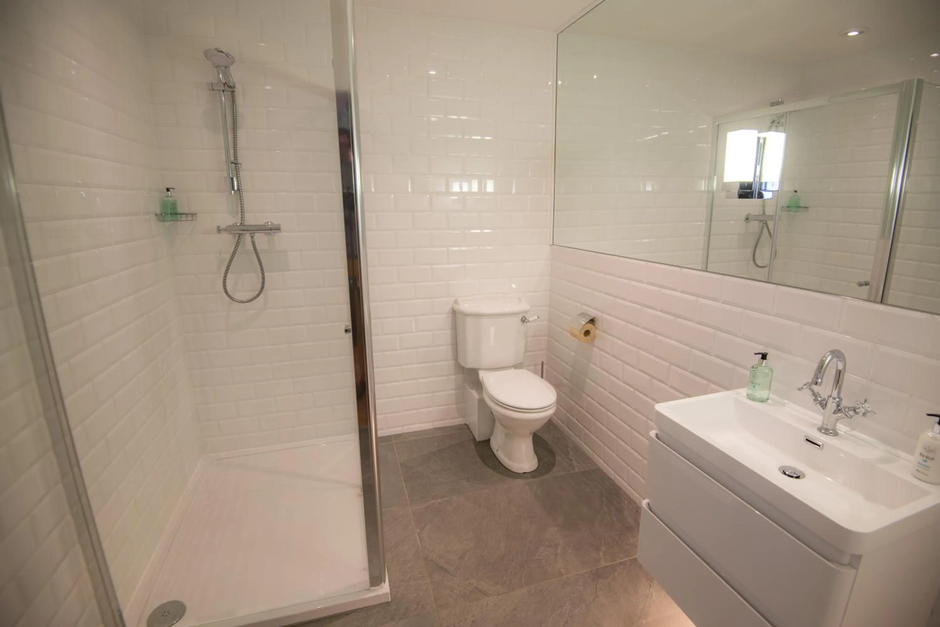 Shower in The Skye Inn