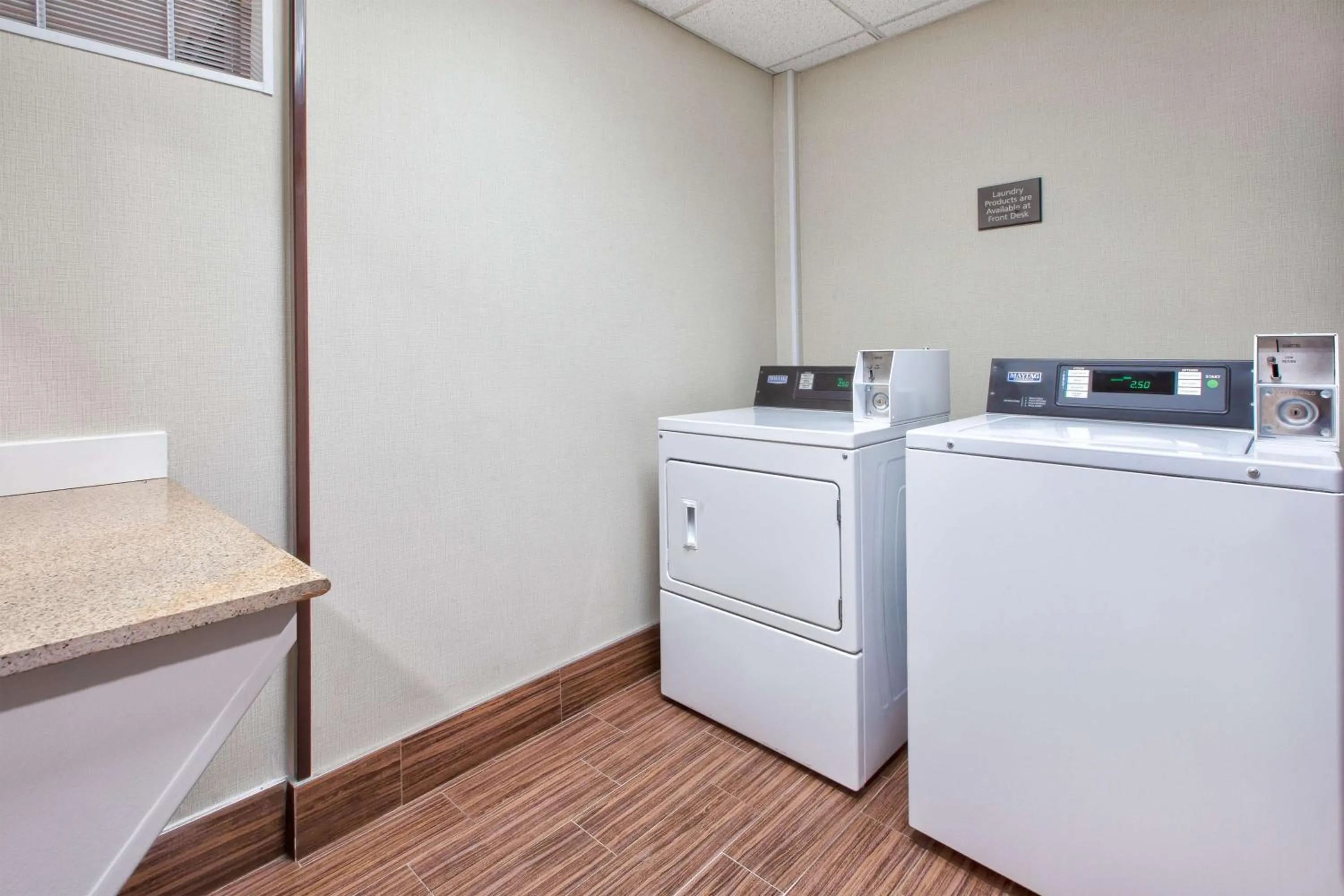 Property building in Hampton Inn Clarion