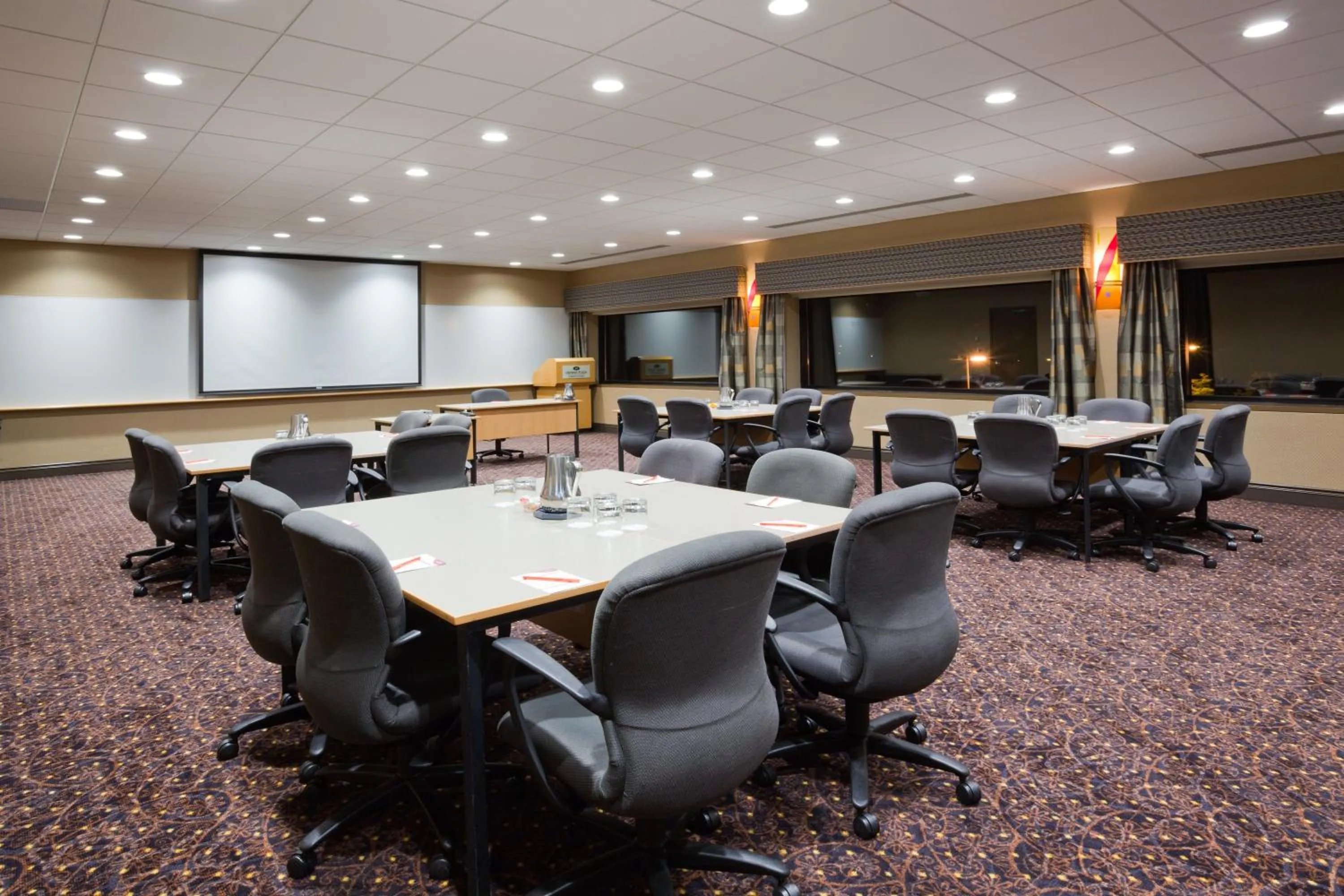 Meeting/conference room in Crowne Plaza Minneapolis West by IHG